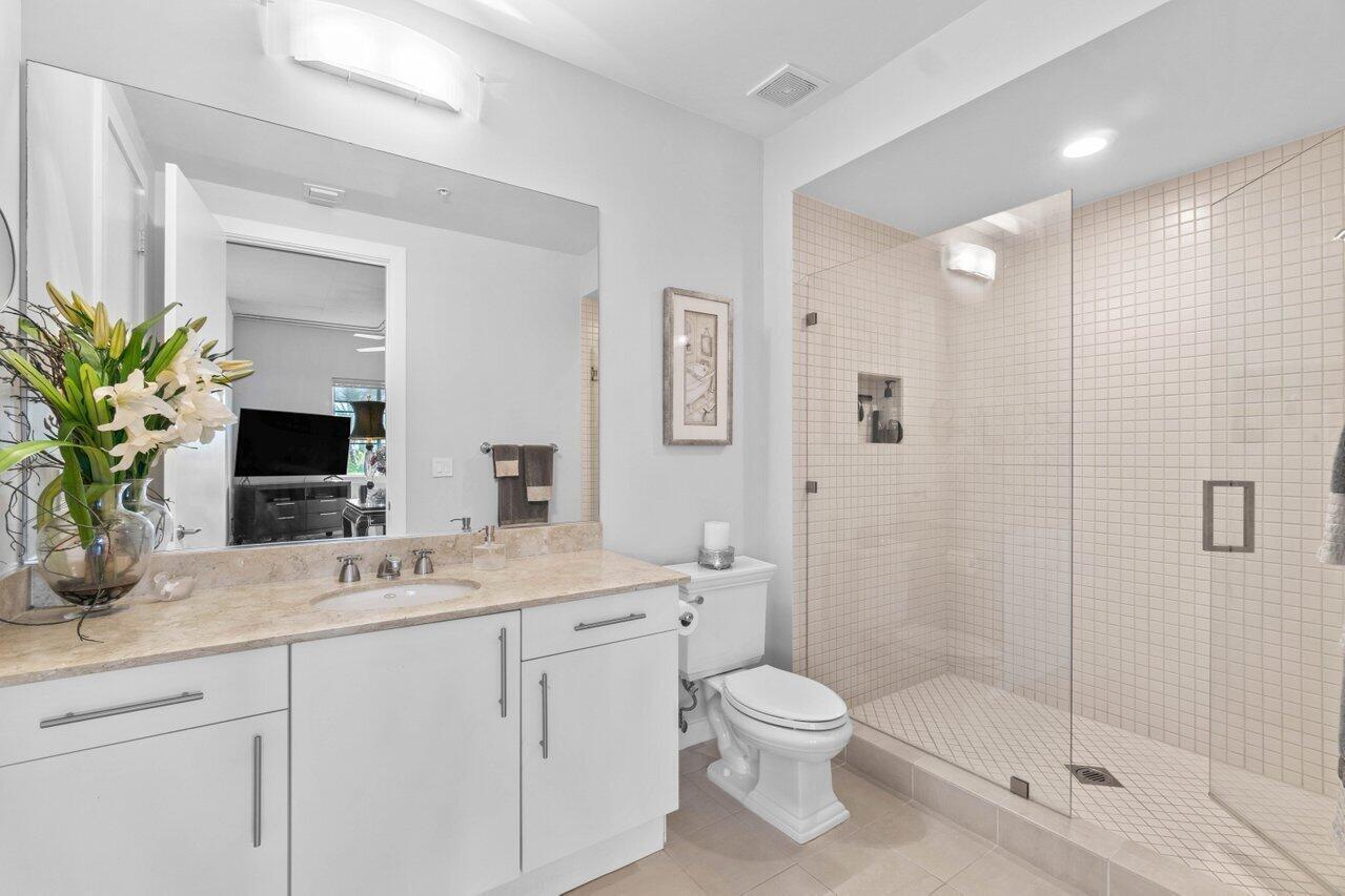 335 SE 6th Avenue 304