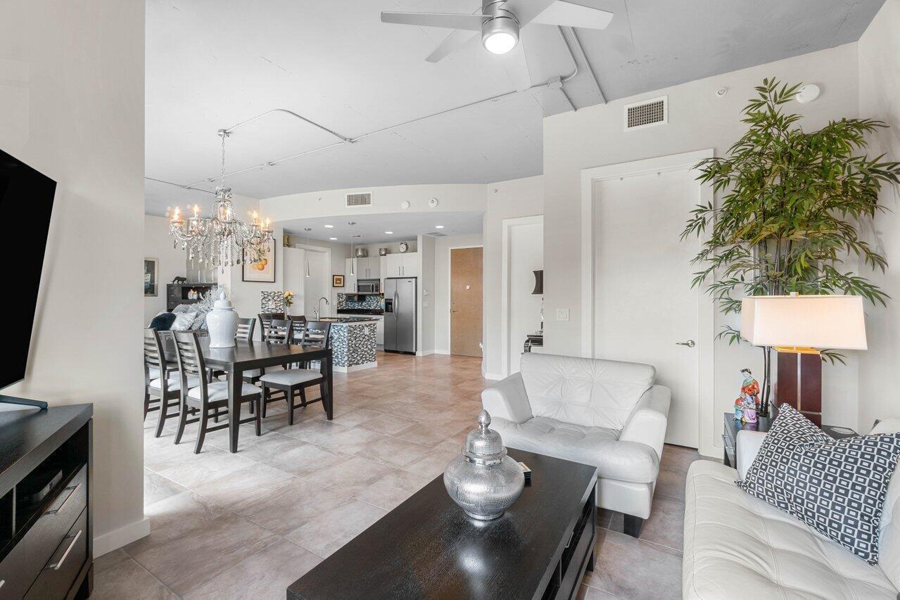 335 SE 6th Avenue 304
