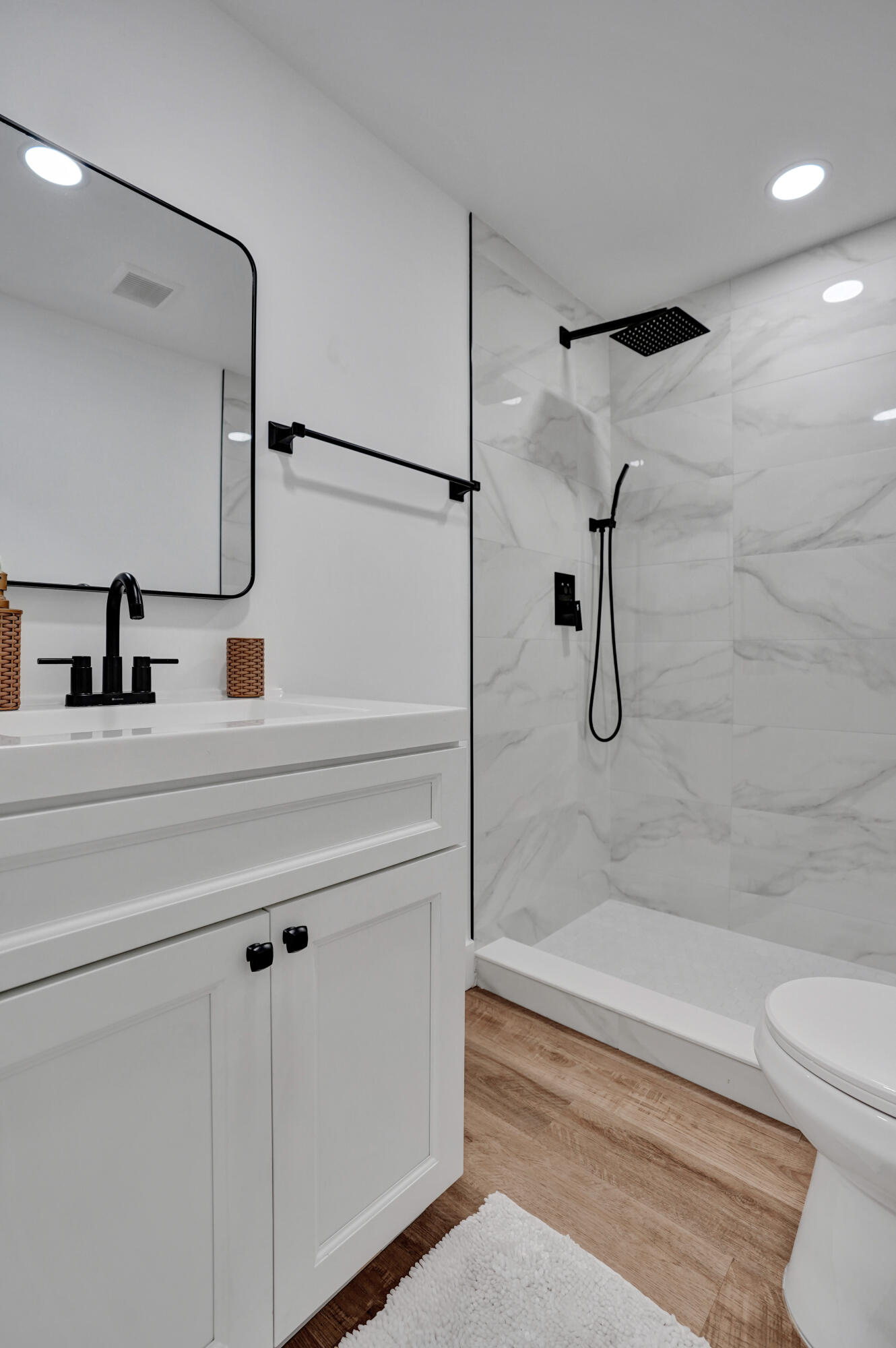 225 NE 10th Street