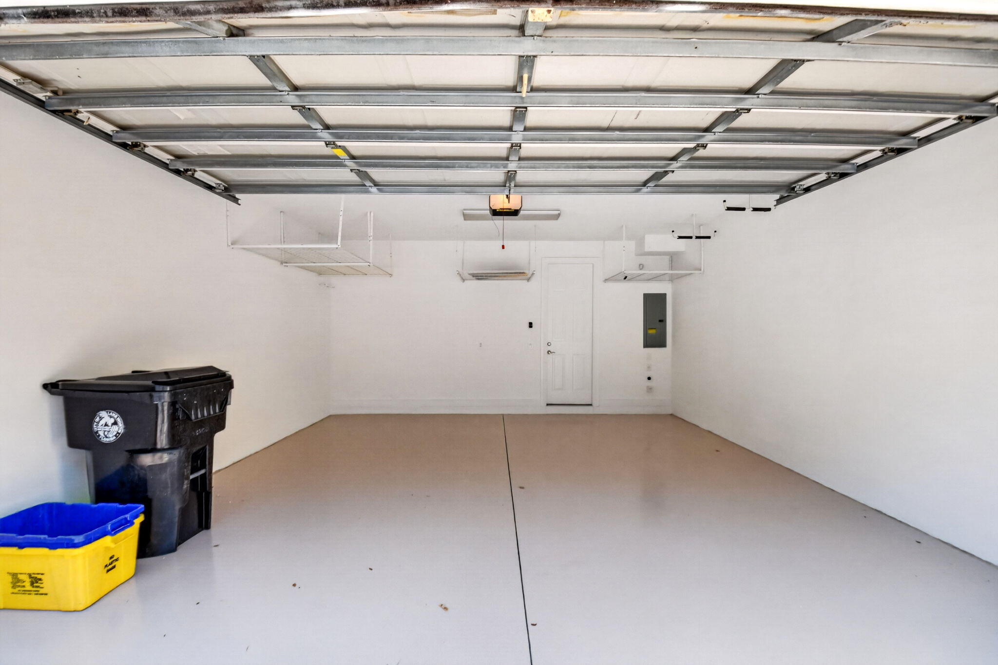 2502 N Dixie Highway 32