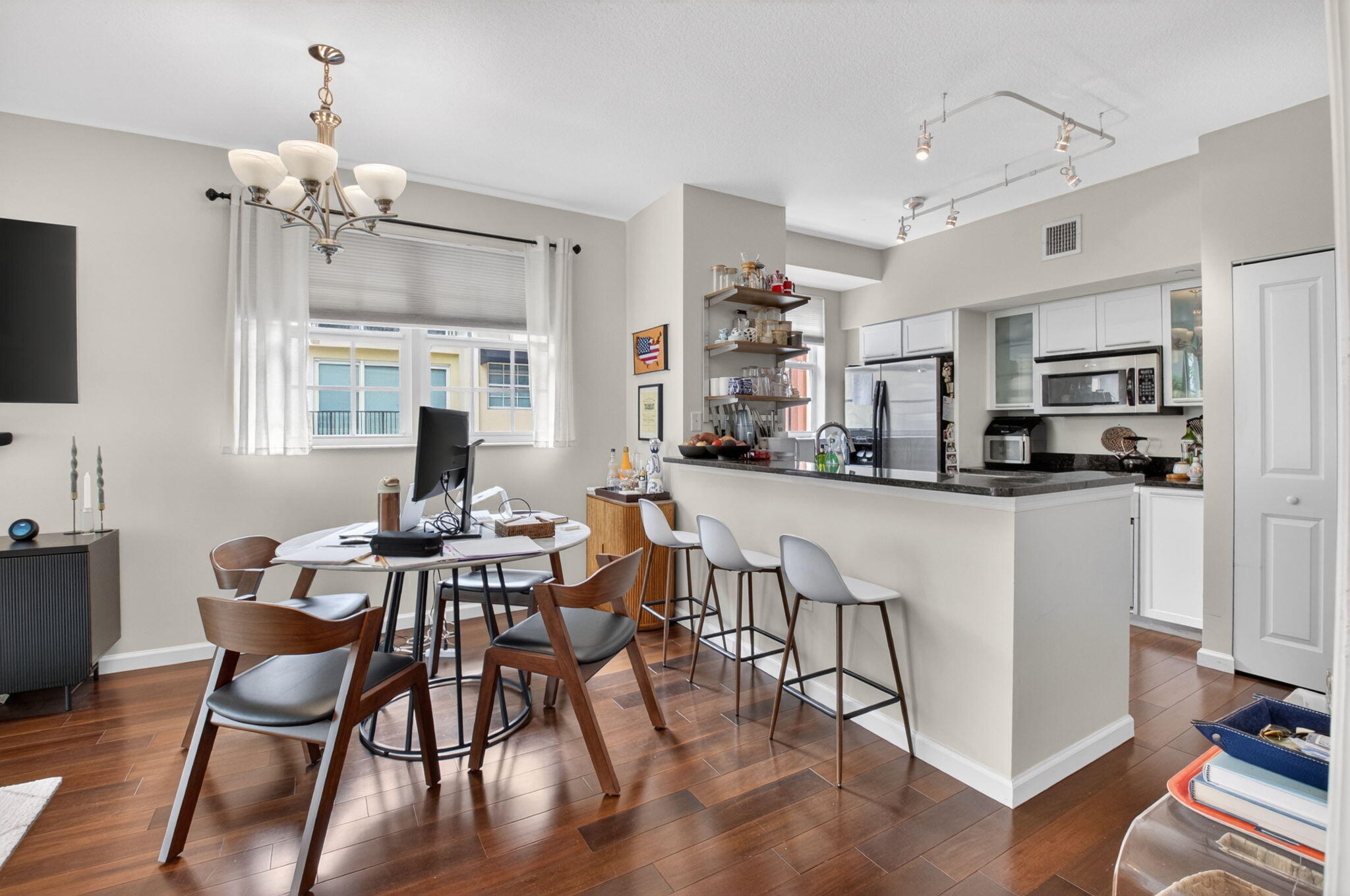 225 NE 1st Street 301