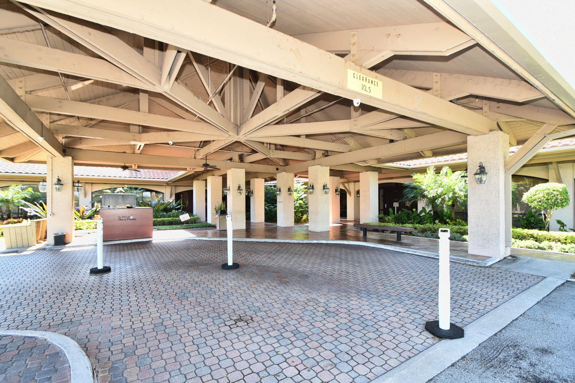 7460 La Paz Boulevard 306