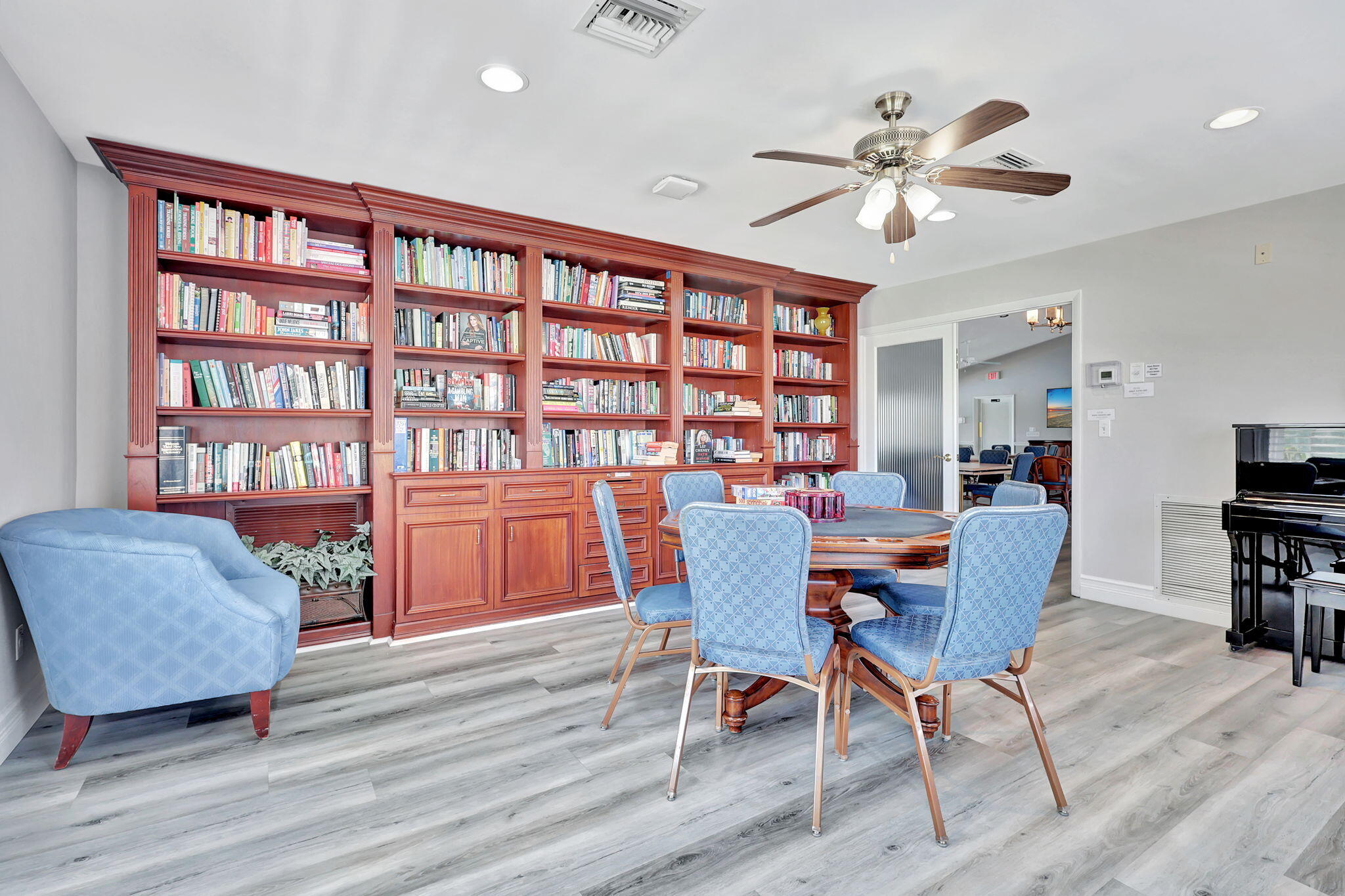 6101 Hook Lane