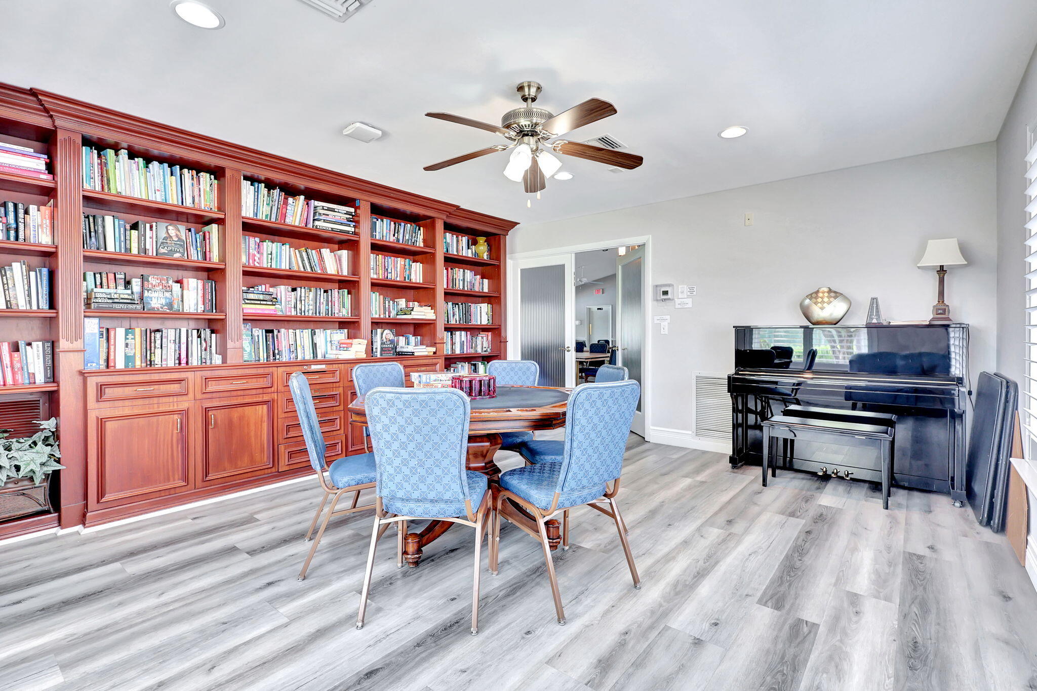 6101 Hook Lane