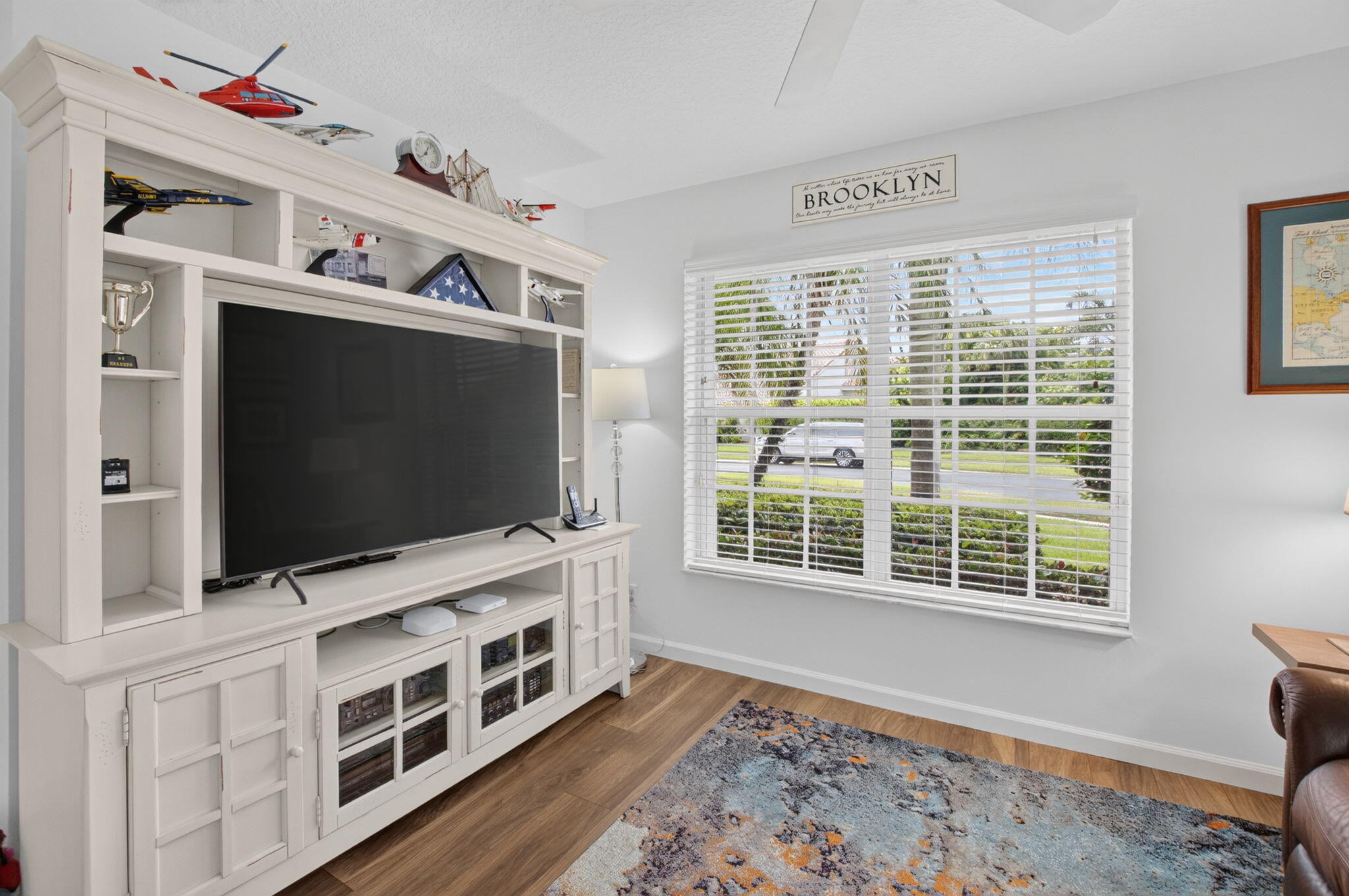 6101 Hook Lane