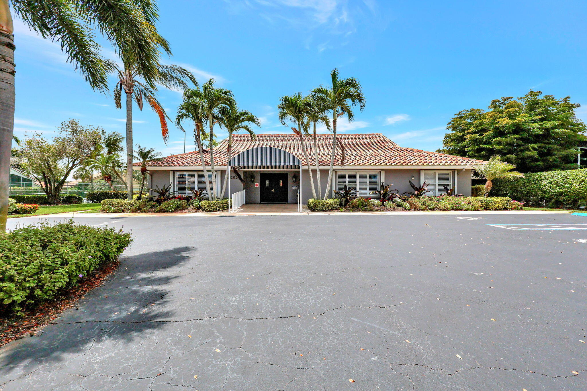 6101 Hook Lane