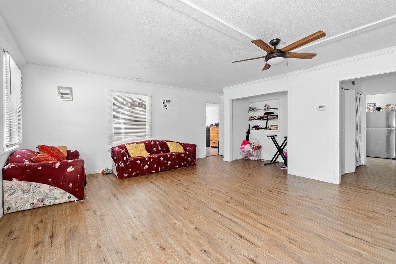 921 43RD Street