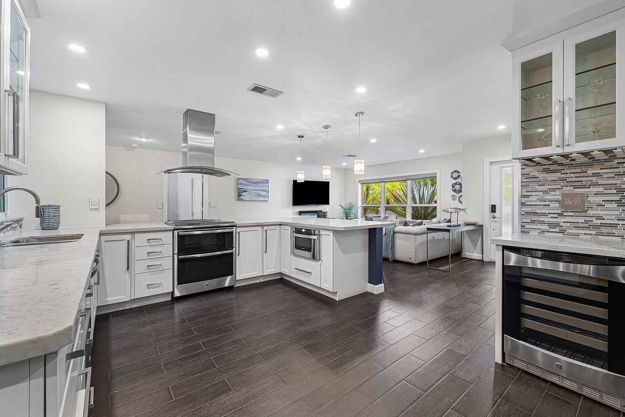 855 BERKELEY Street
