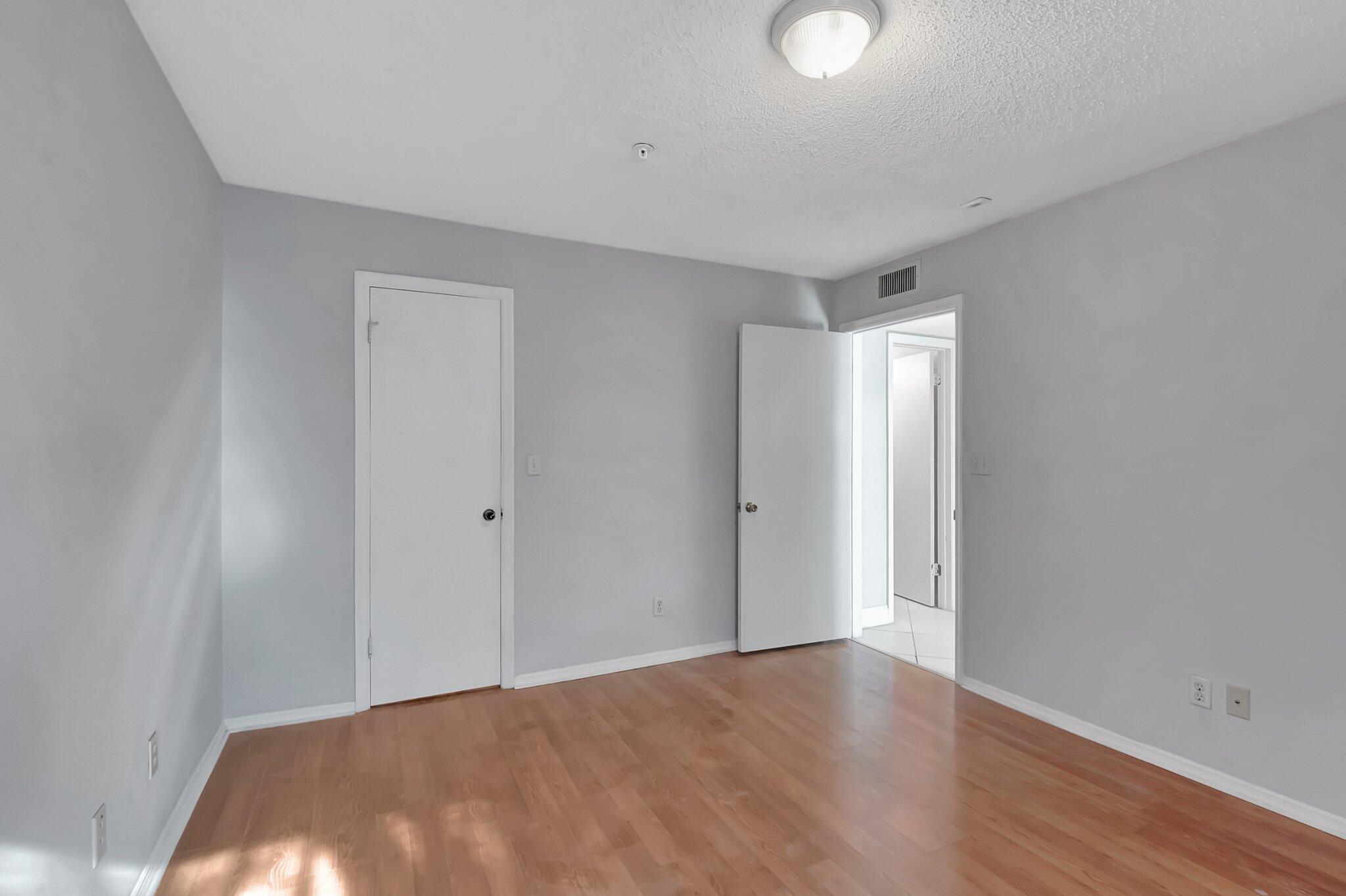2301 N CONGRESS Avenue 23