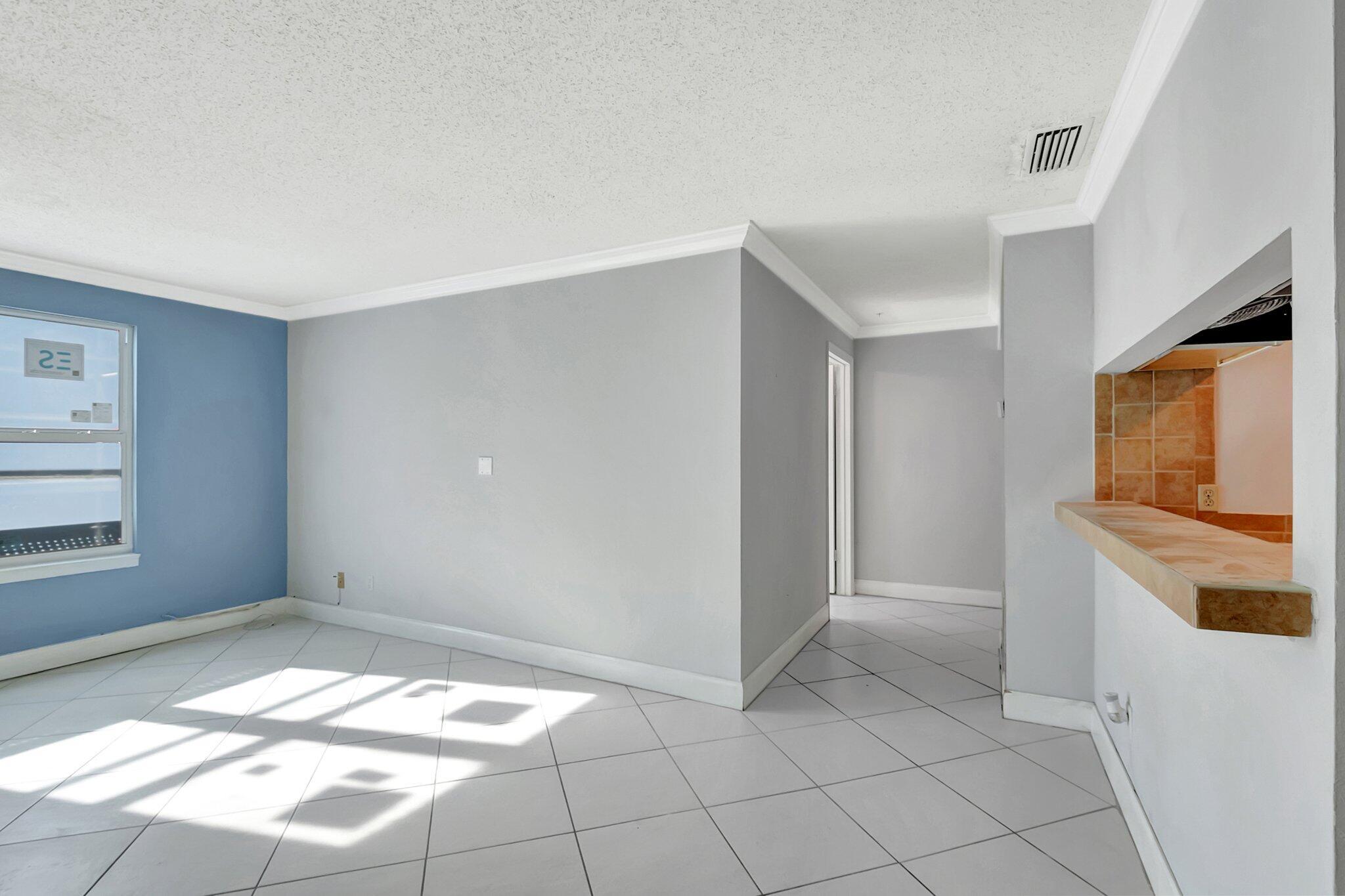 2301 N CONGRESS Avenue 23