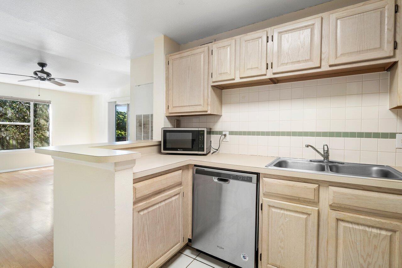 1825 PALM COVE Boulevard 7-306