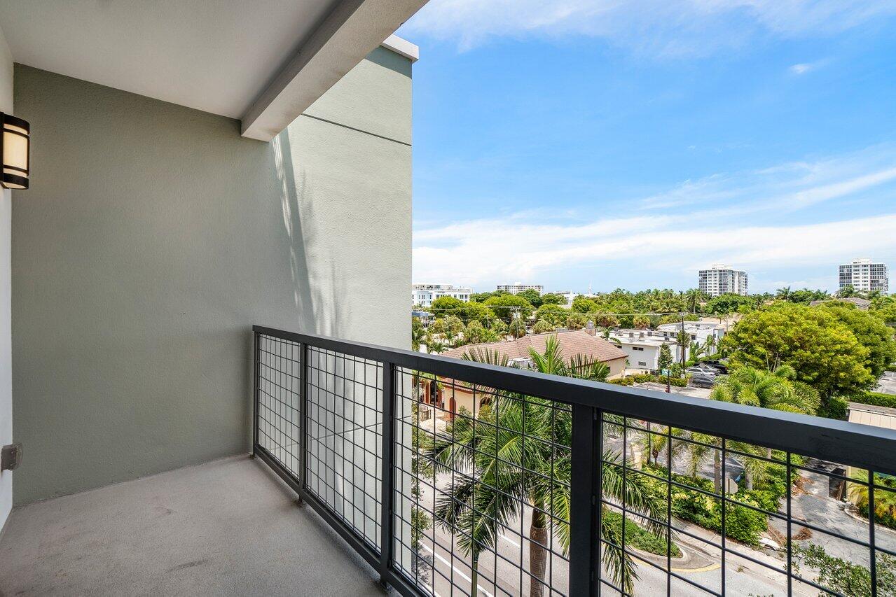 236 SE Fifth Avenue 303