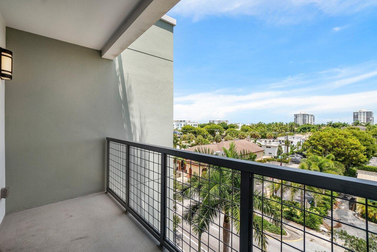 236 SE 5th Avenue 303