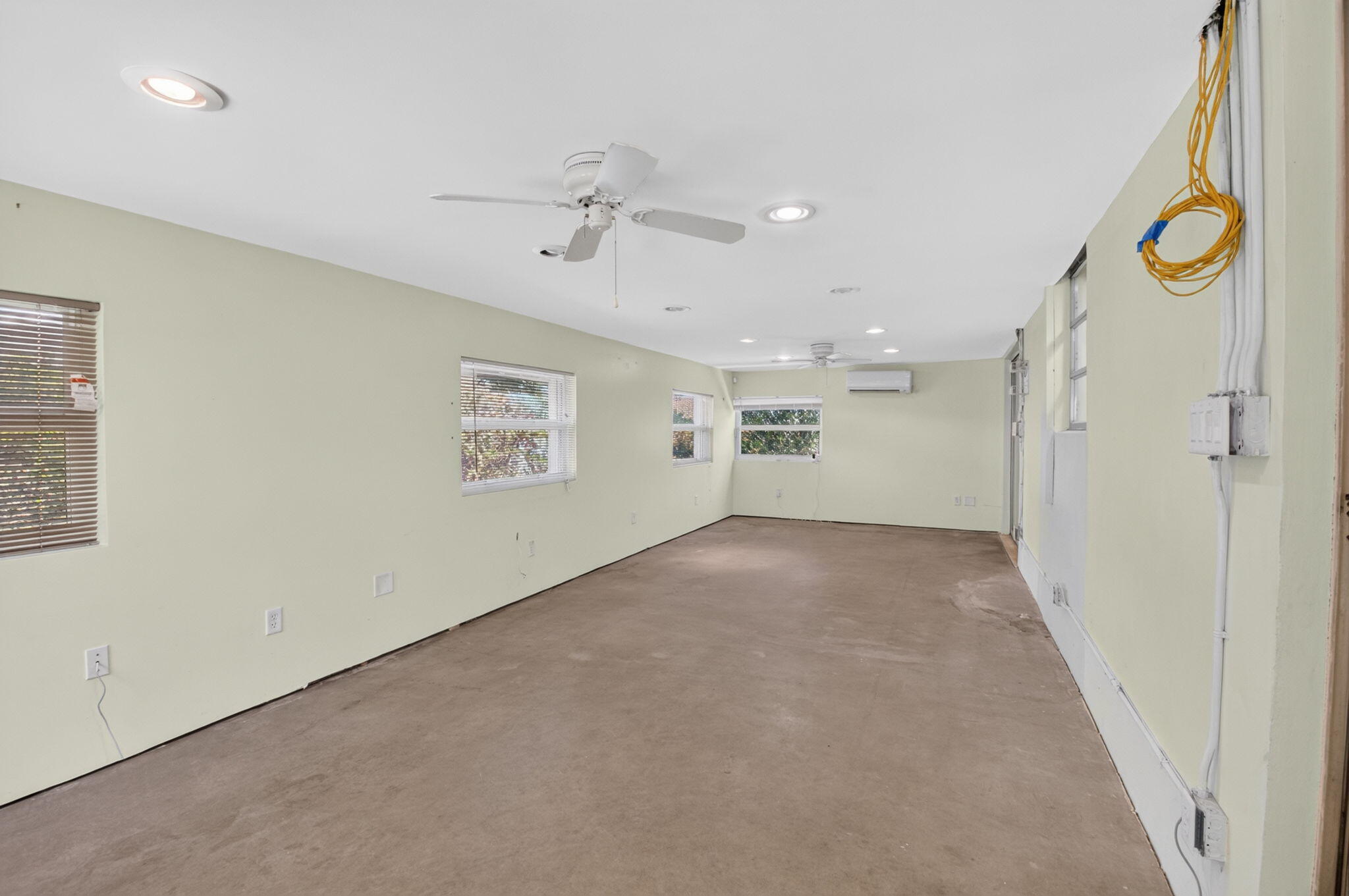 1205 SW 1ST Street