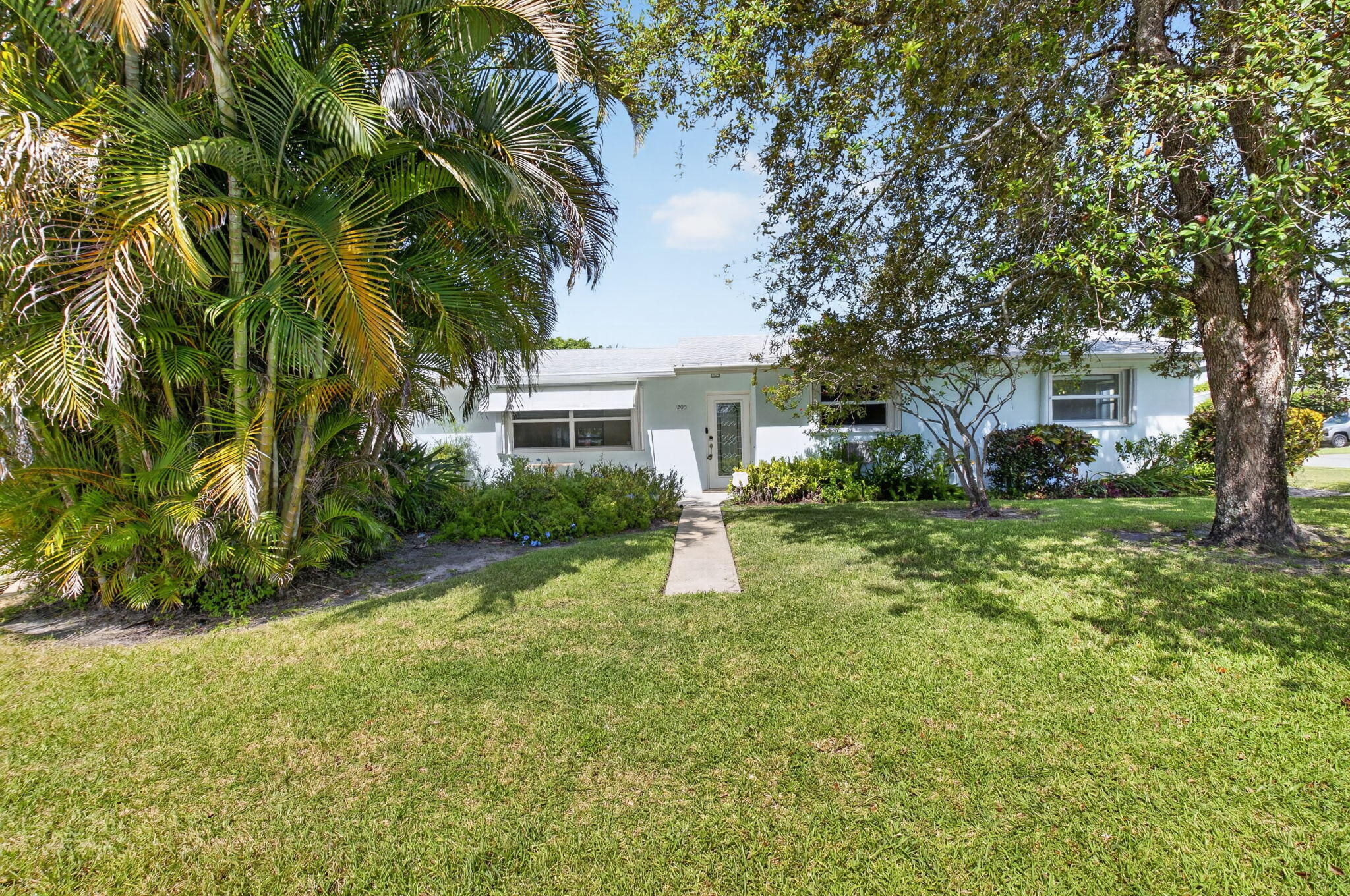 1205 SW 1ST Street