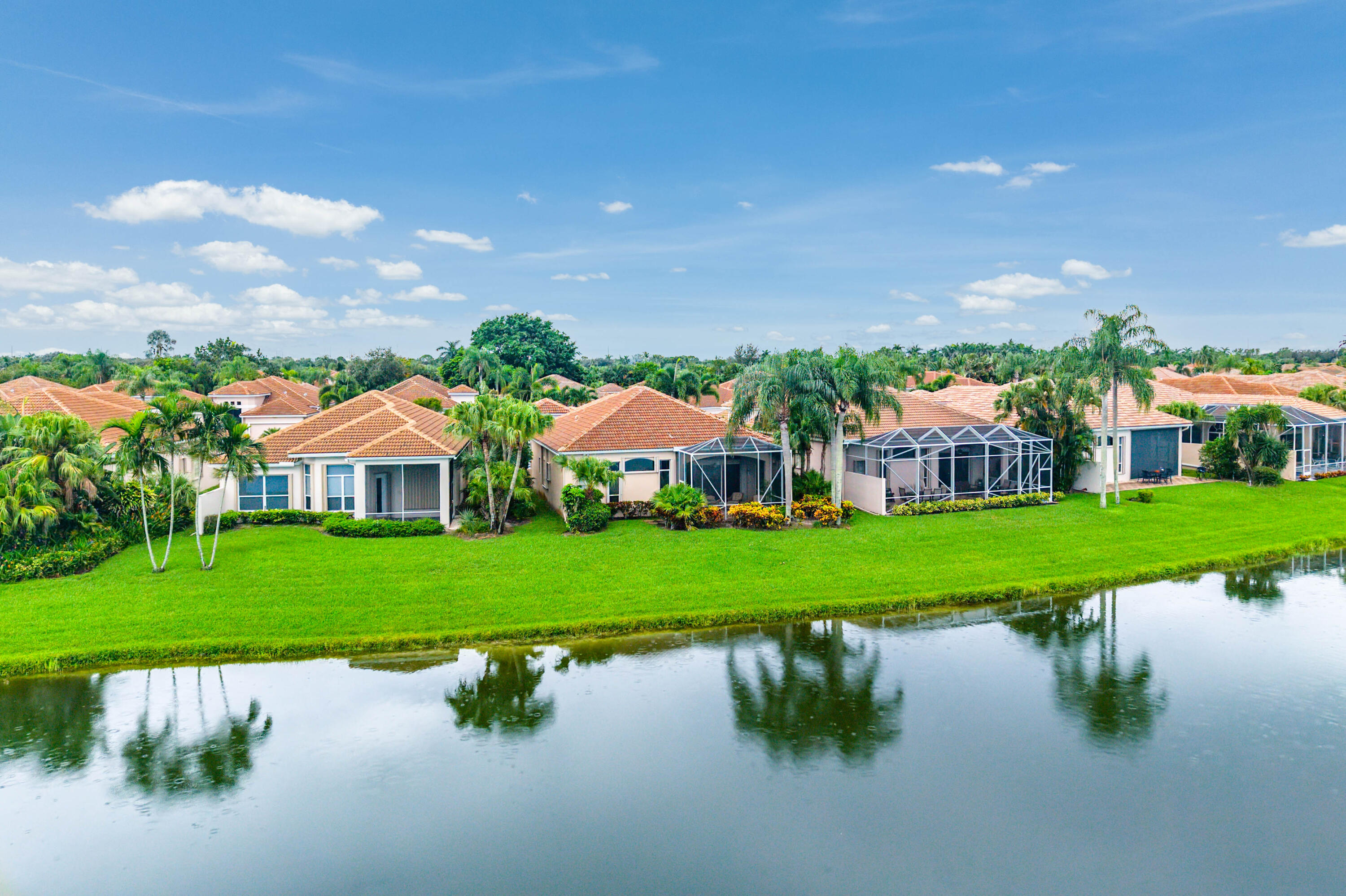 6947 FAIRWAY LAKES Drive