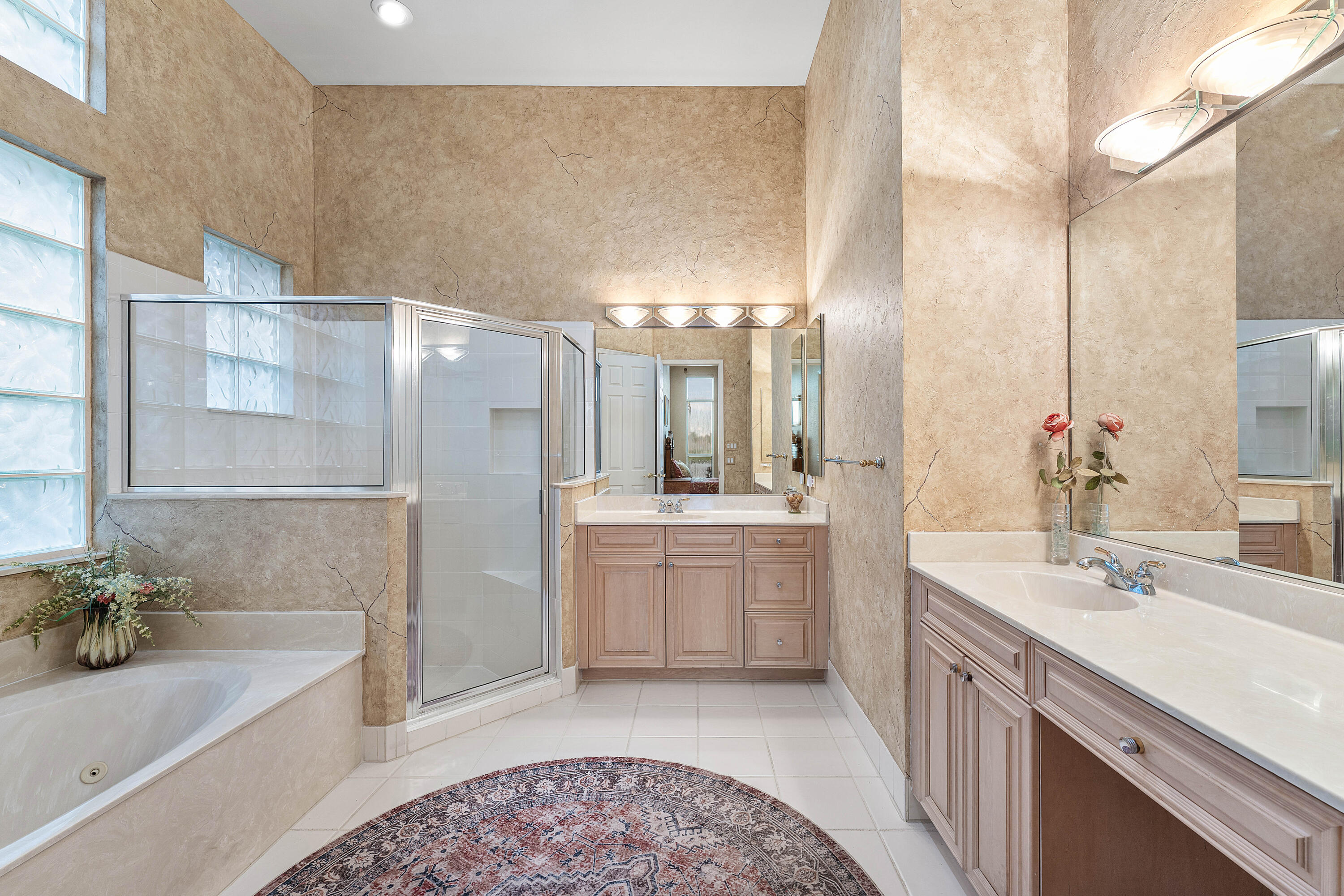 6947 FAIRWAY LAKES Drive