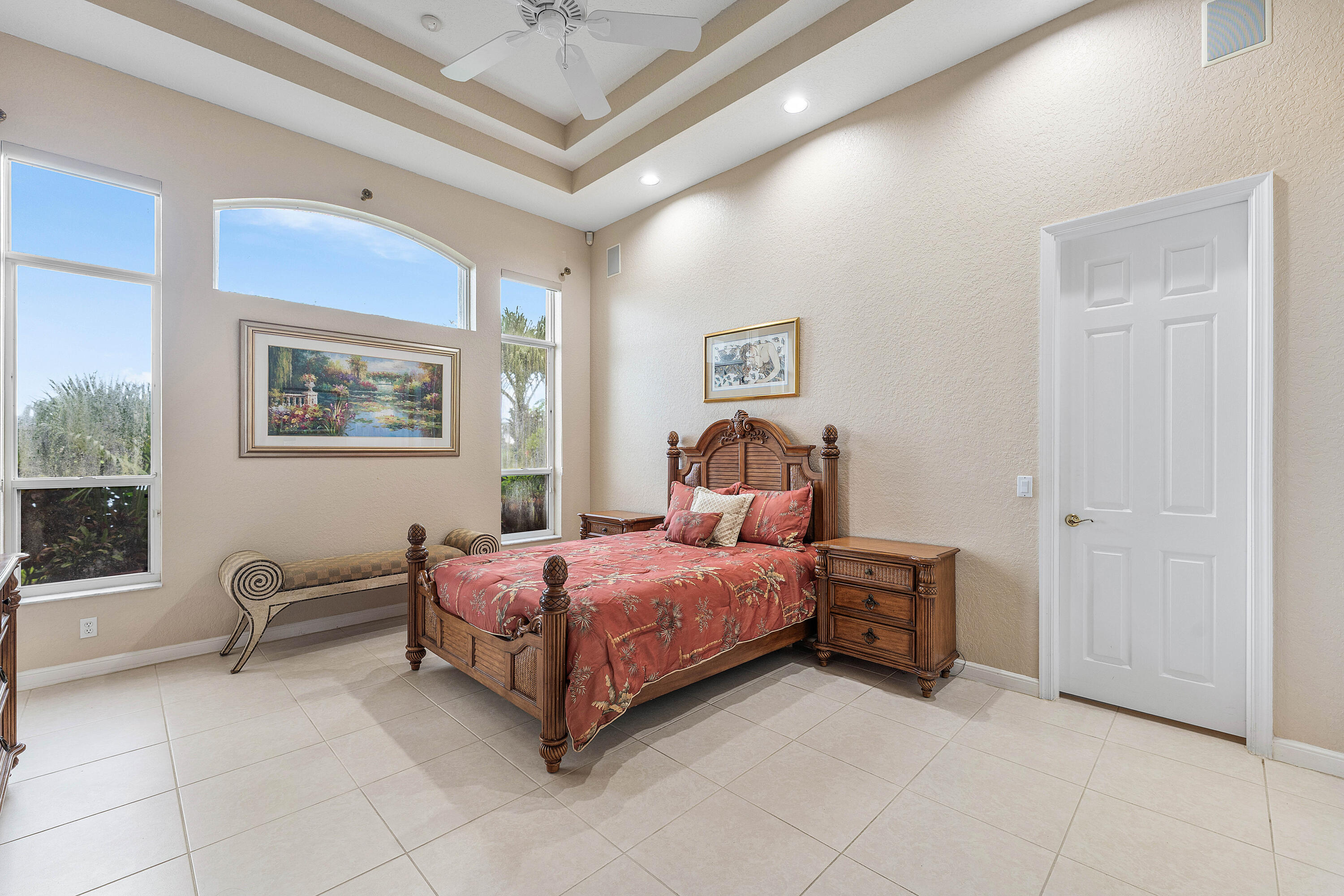 6947 FAIRWAY LAKES Drive