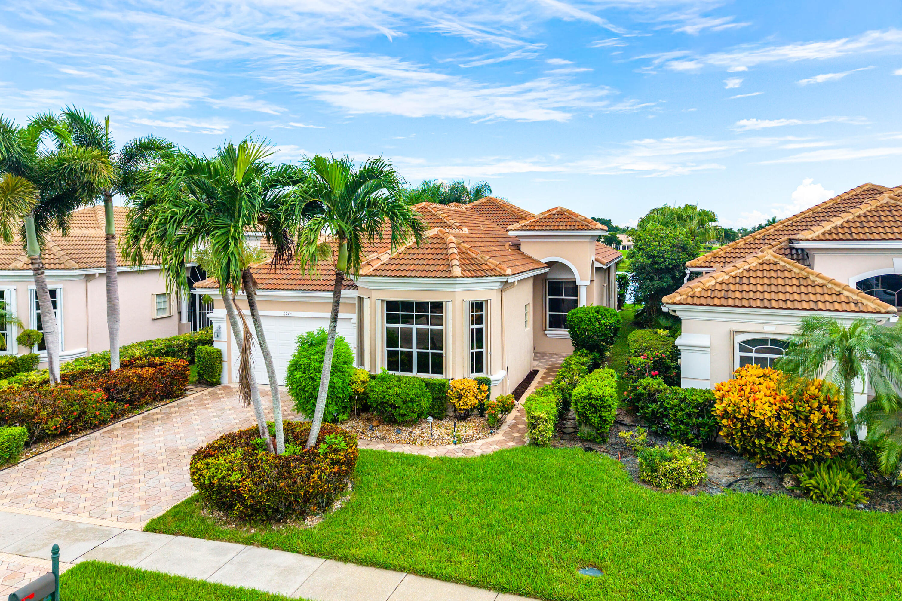 6947 FAIRWAY LAKES Drive