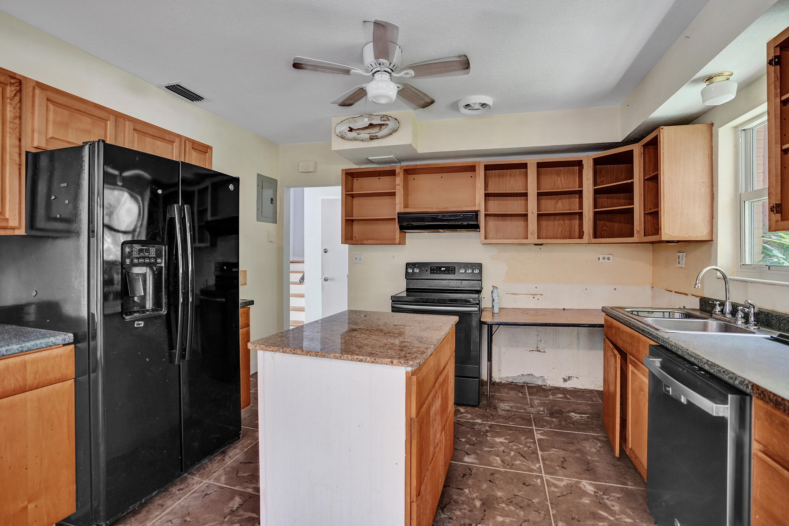 460 SE 18TH Avenue