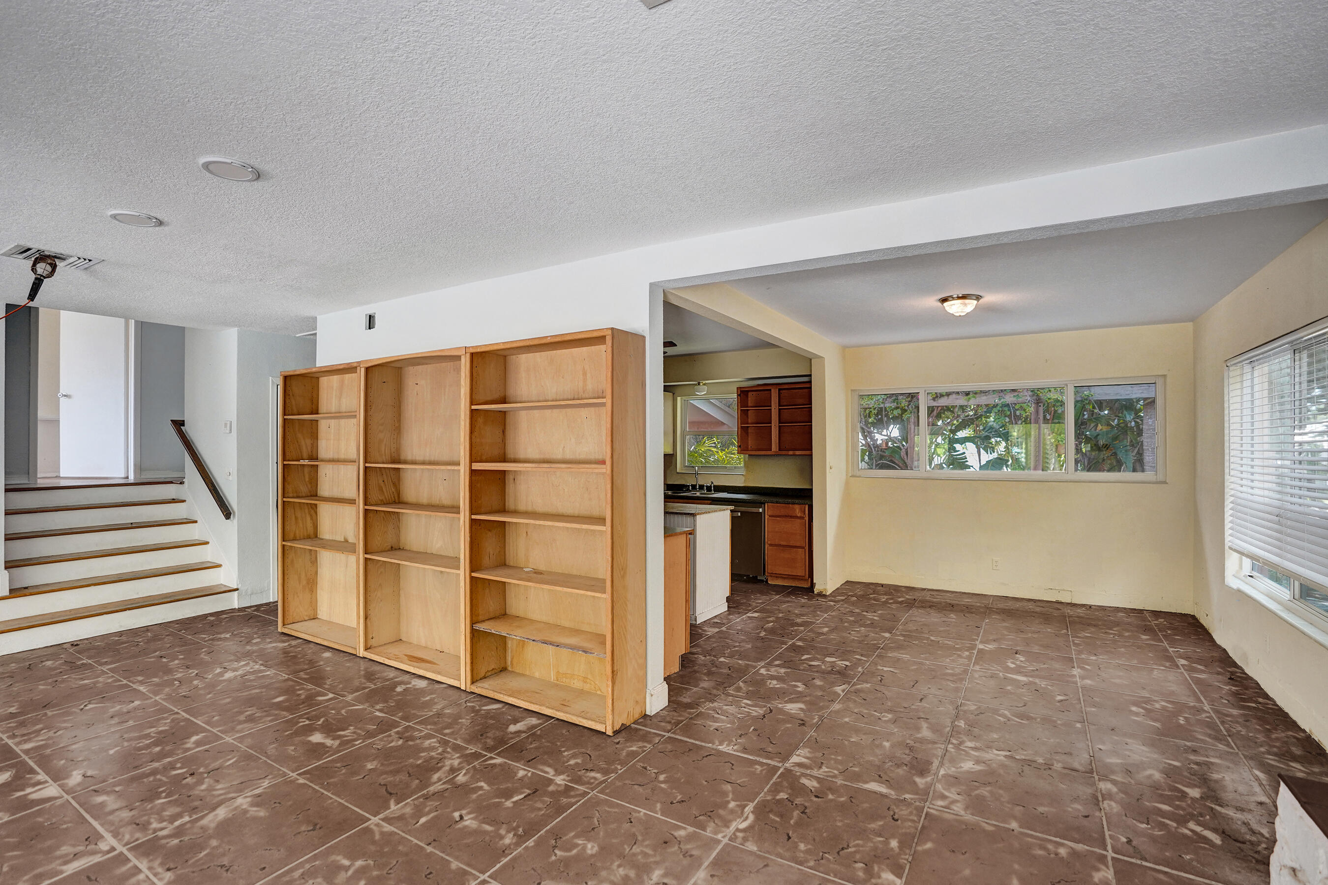 460 SE 18TH Avenue