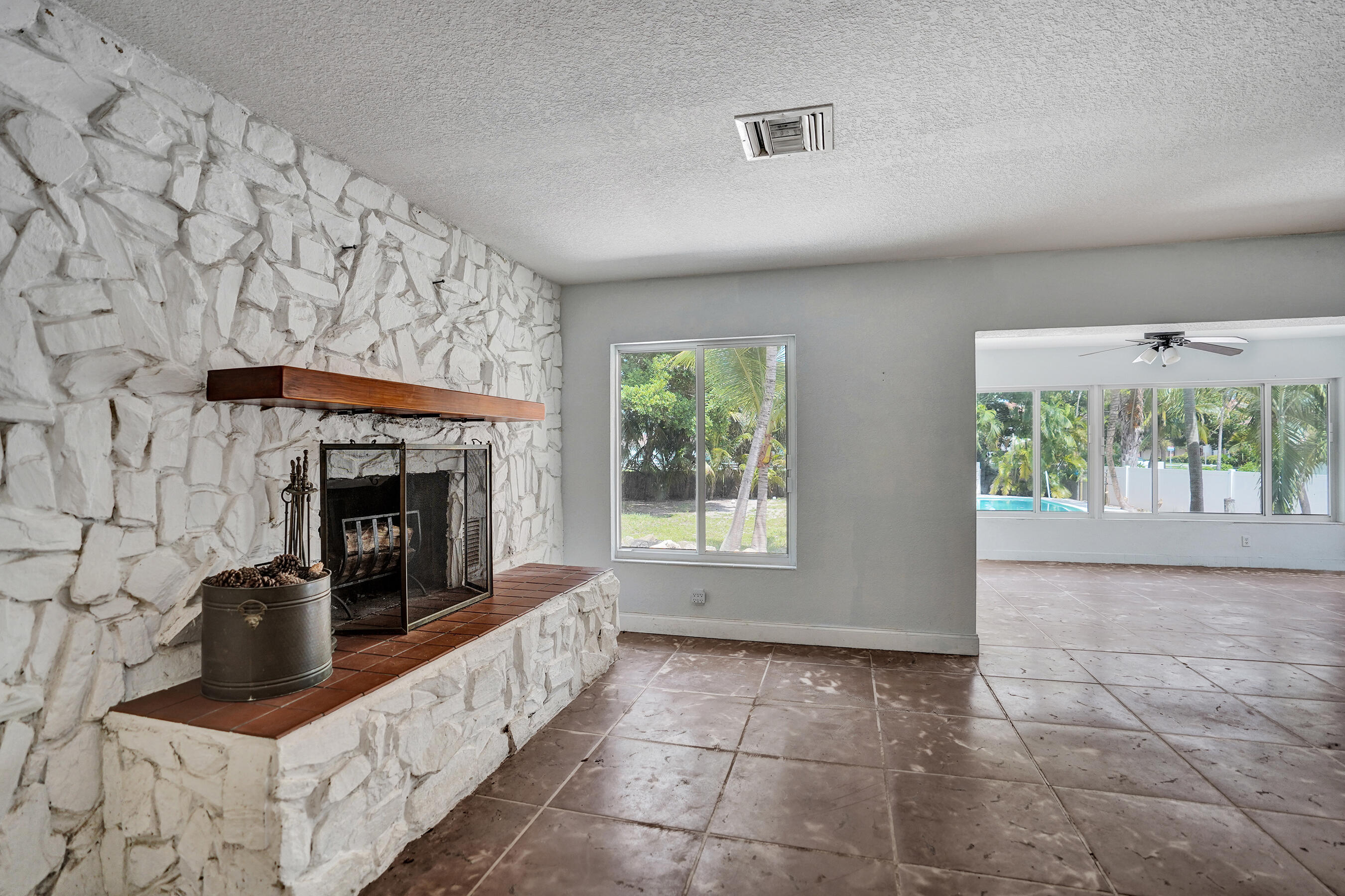 460 SE 18TH Avenue