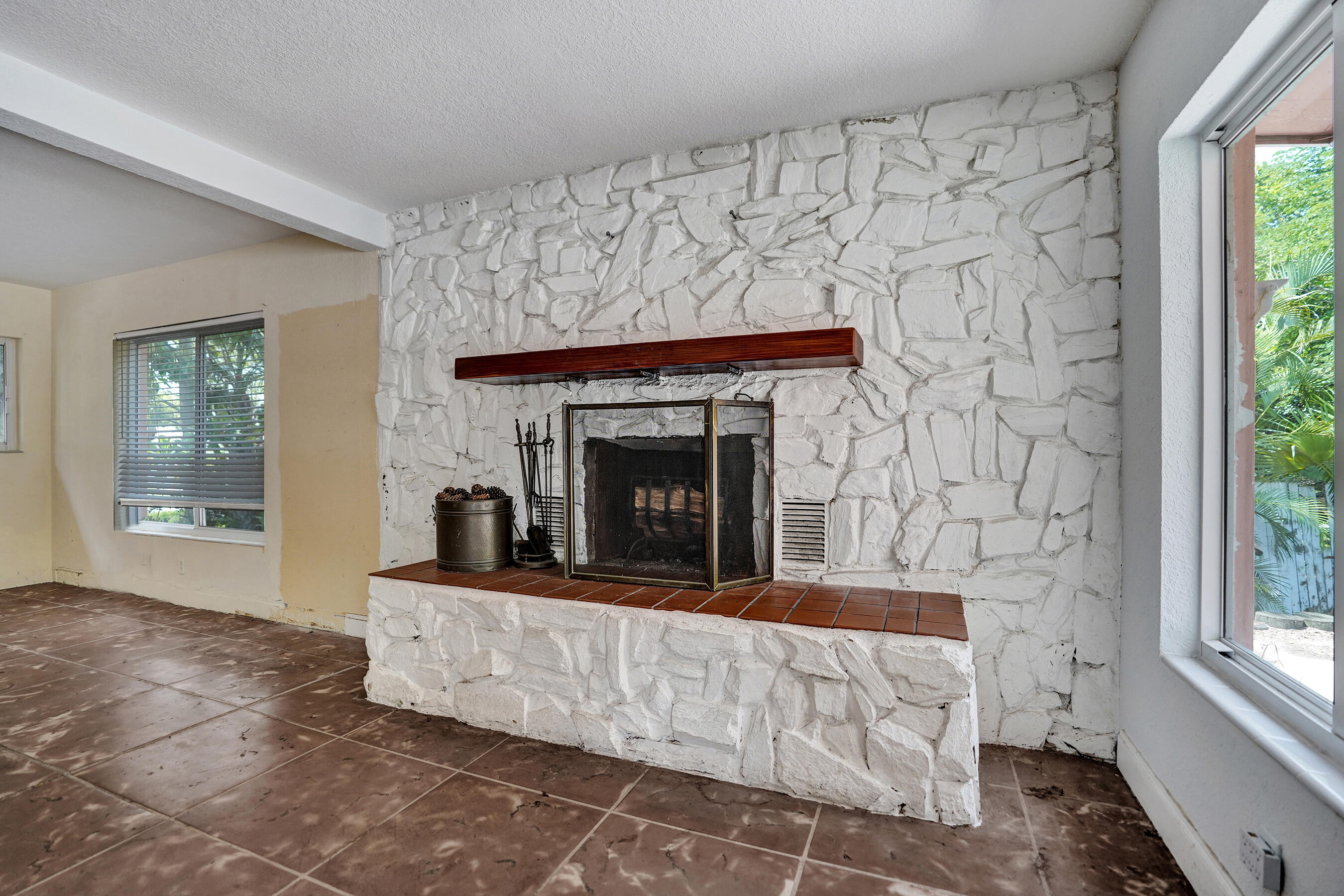 460 SE 18TH Avenue