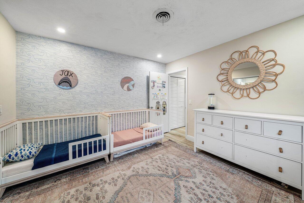 979 SW 13TH Drive