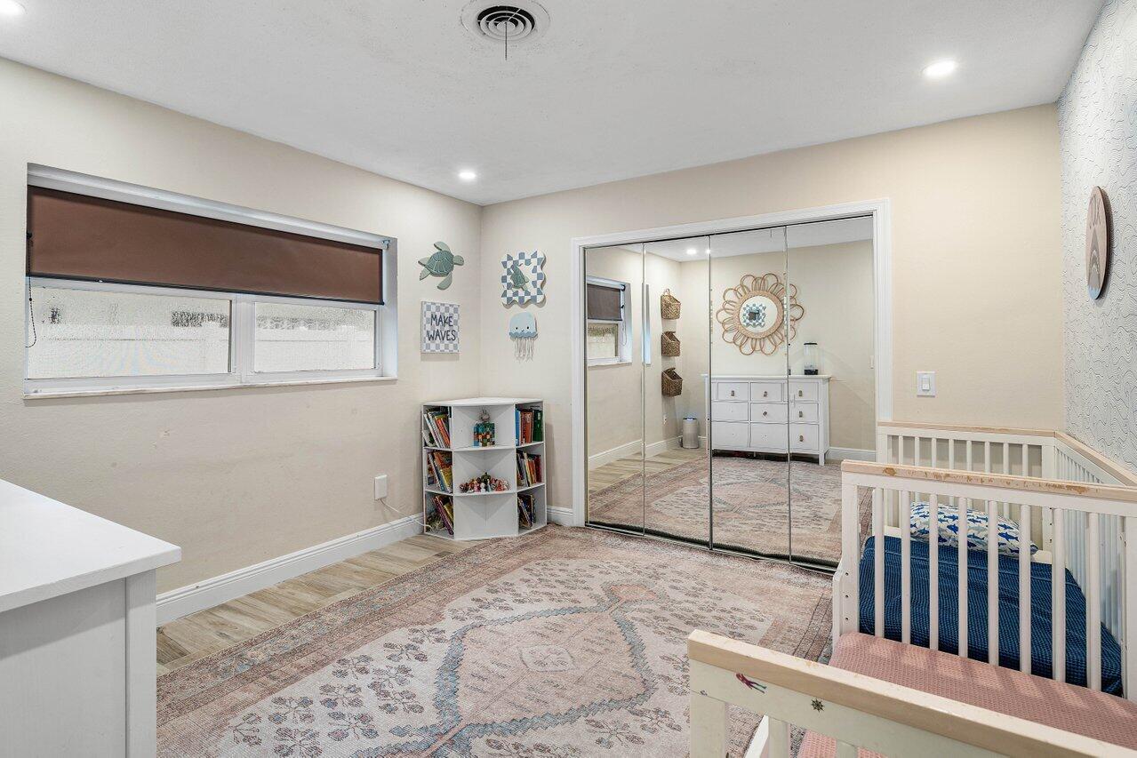 979 SW 13TH Drive