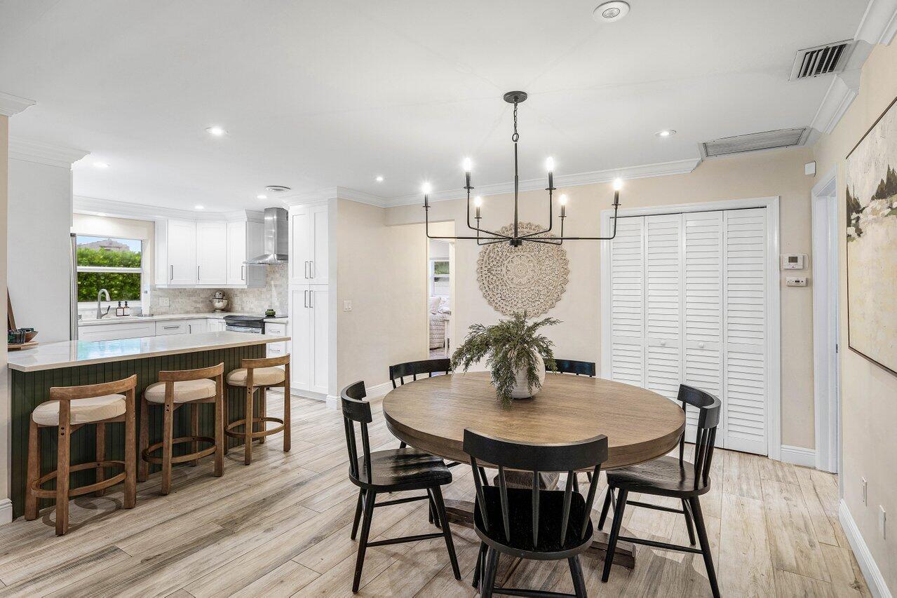 979 SW 13TH Drive
