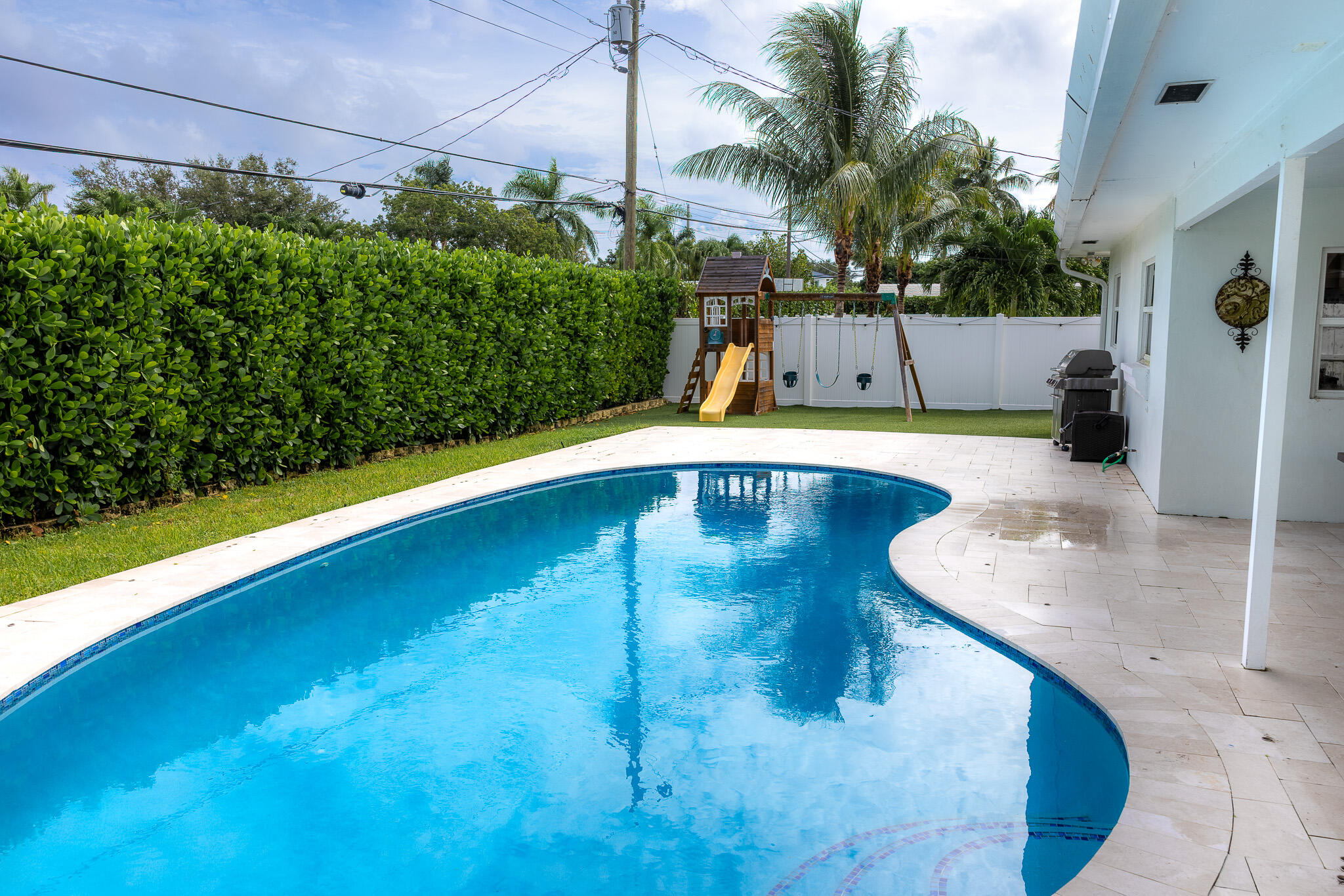 979 SW 13TH Drive