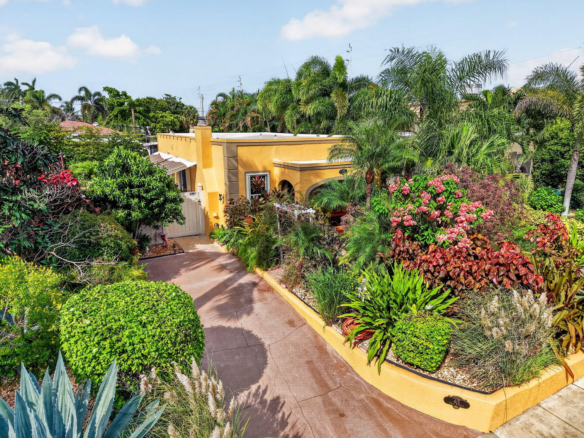 415 Colonial Road