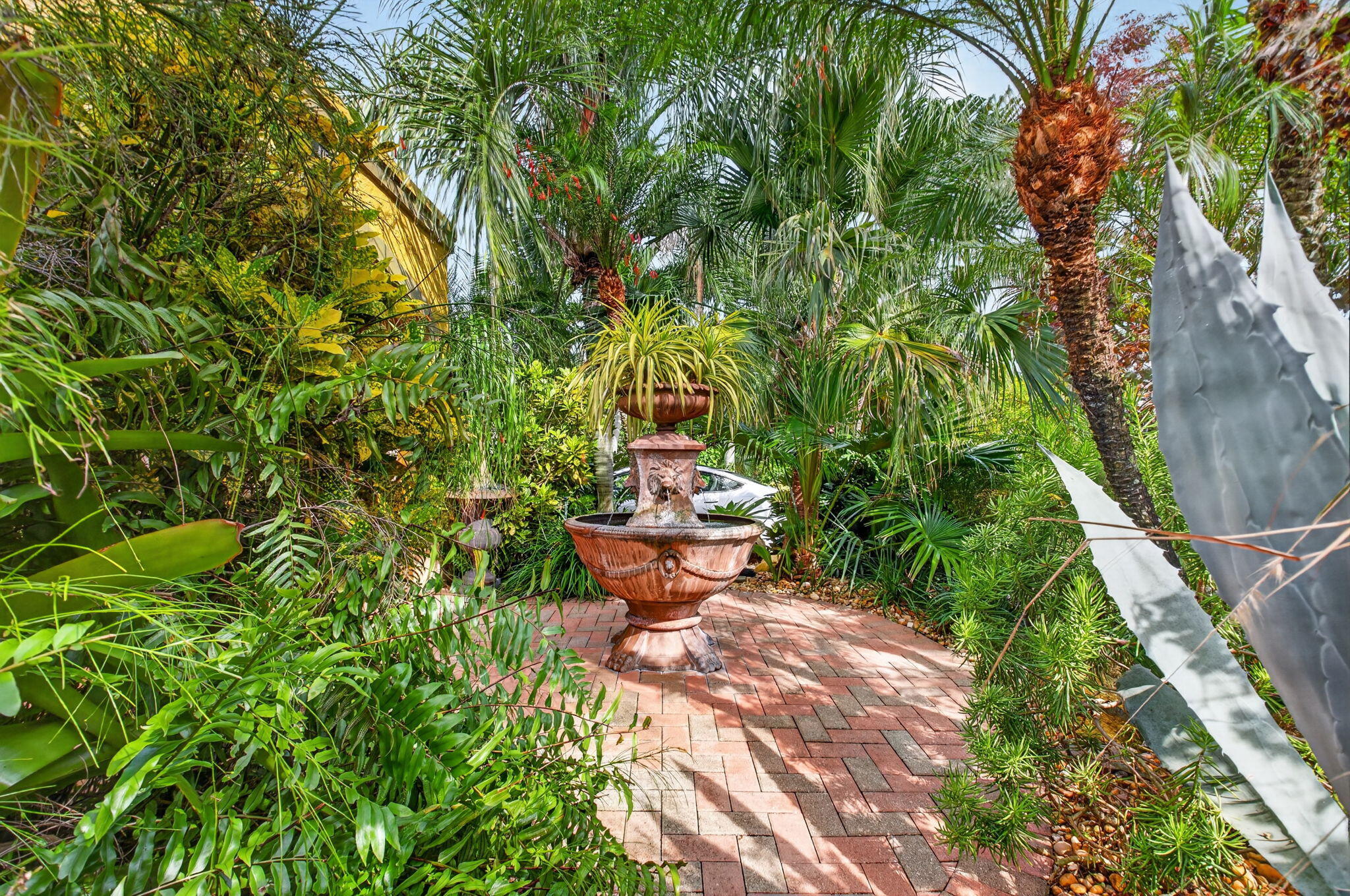 415 Colonial Road