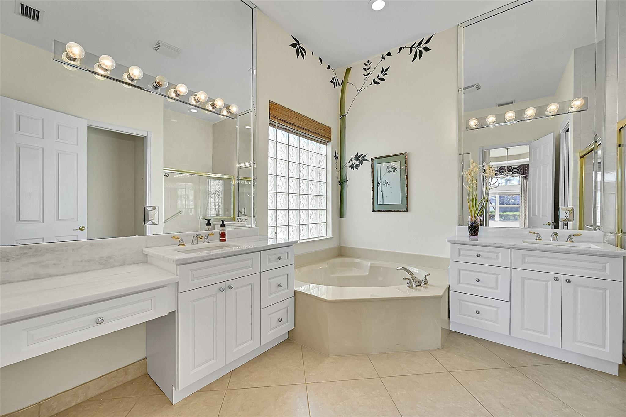 6608 Hermosa Beach Ln