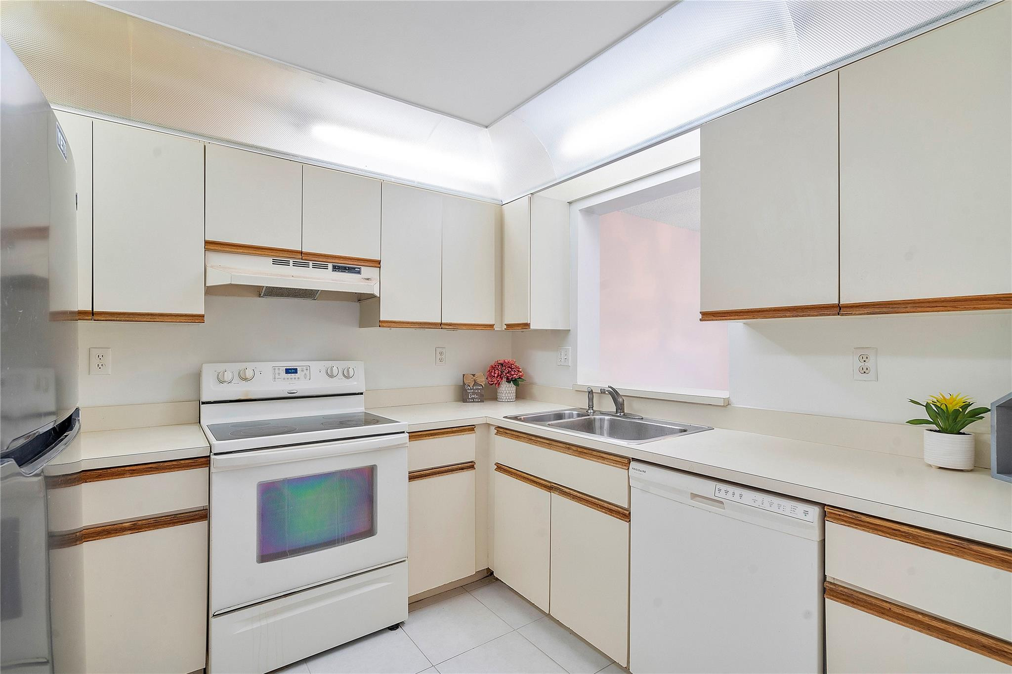 3213 NE 16th St 110