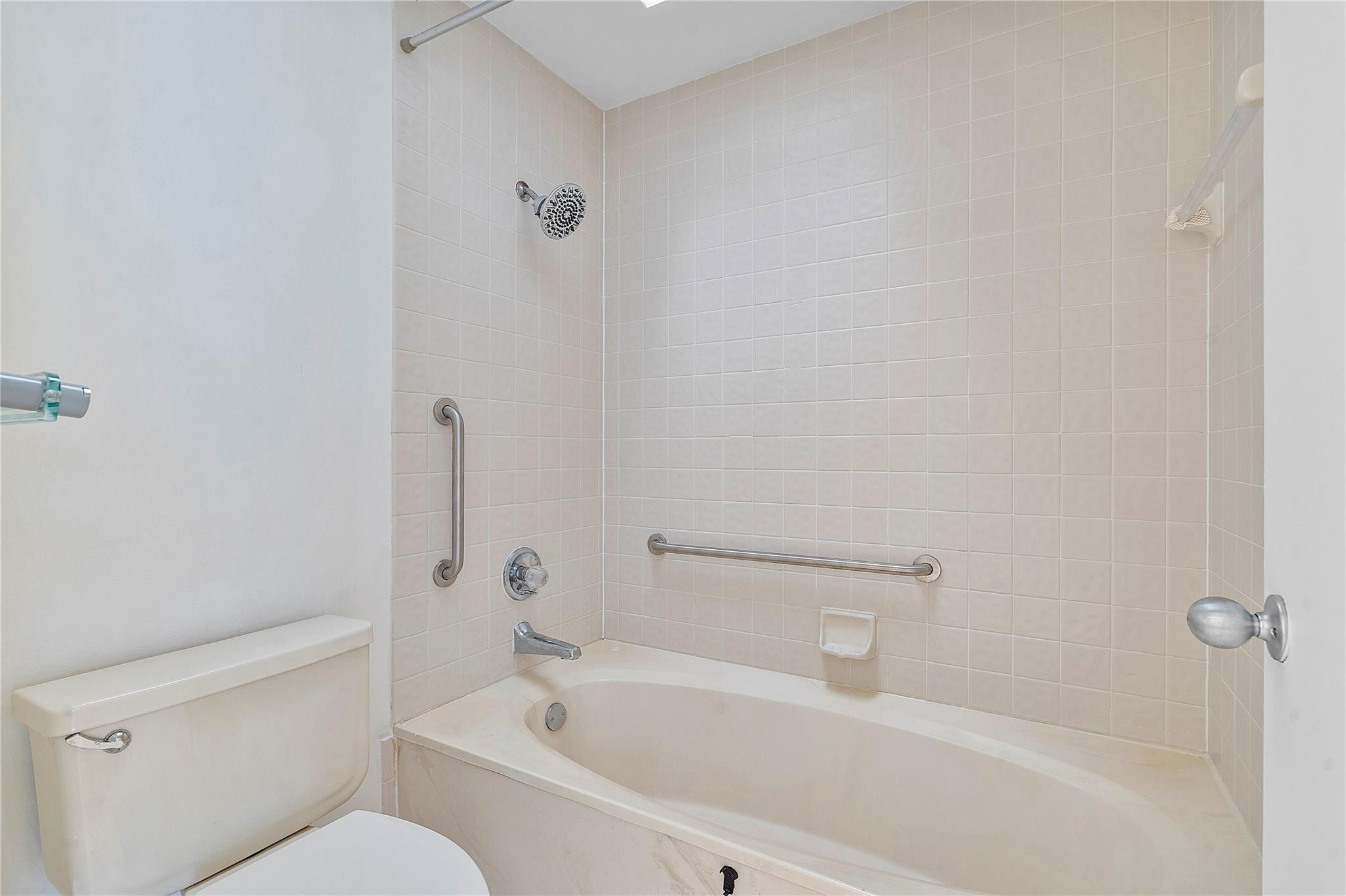 3213 NE 16th St 110