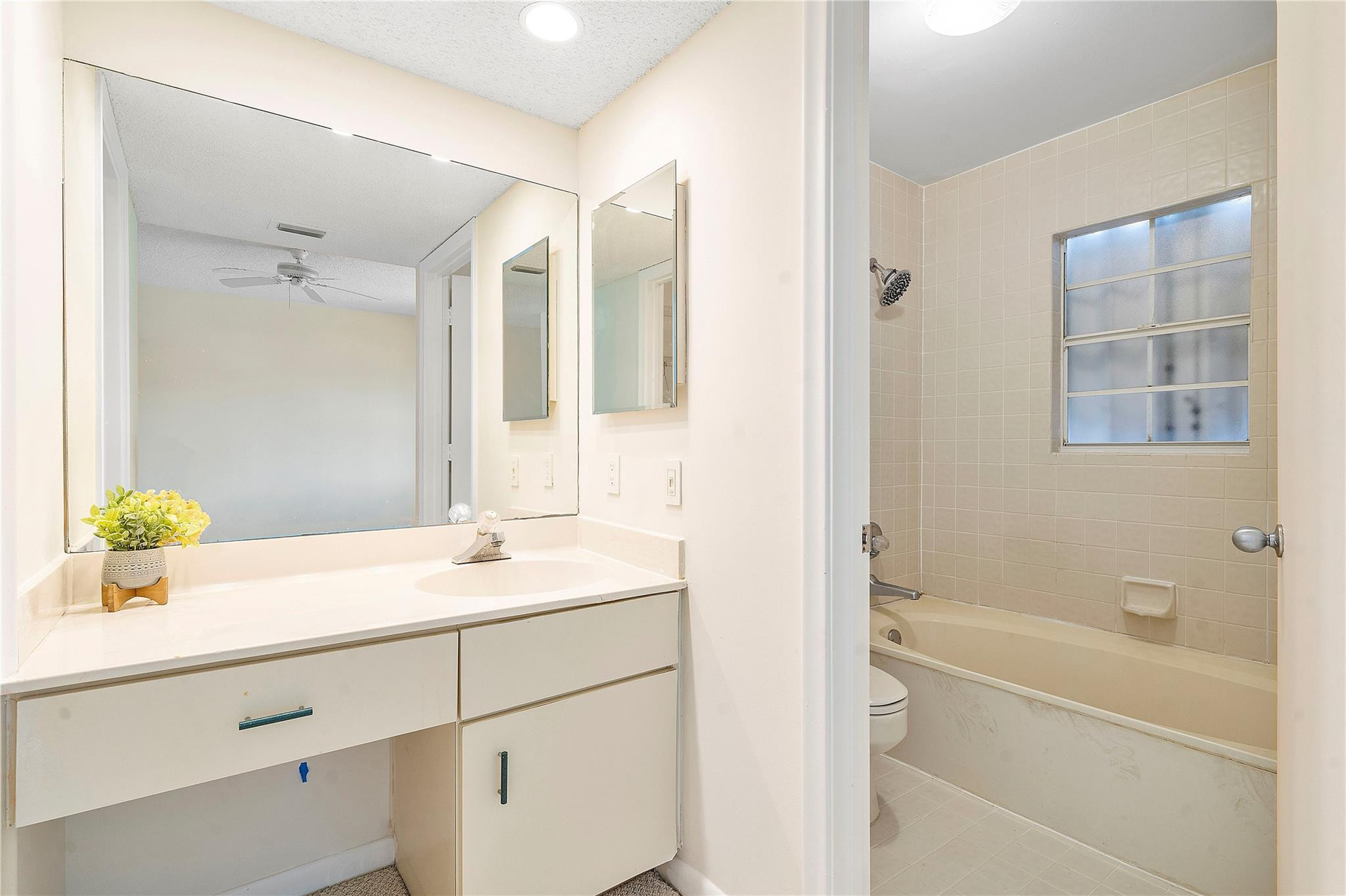 3213 NE 16th St 110