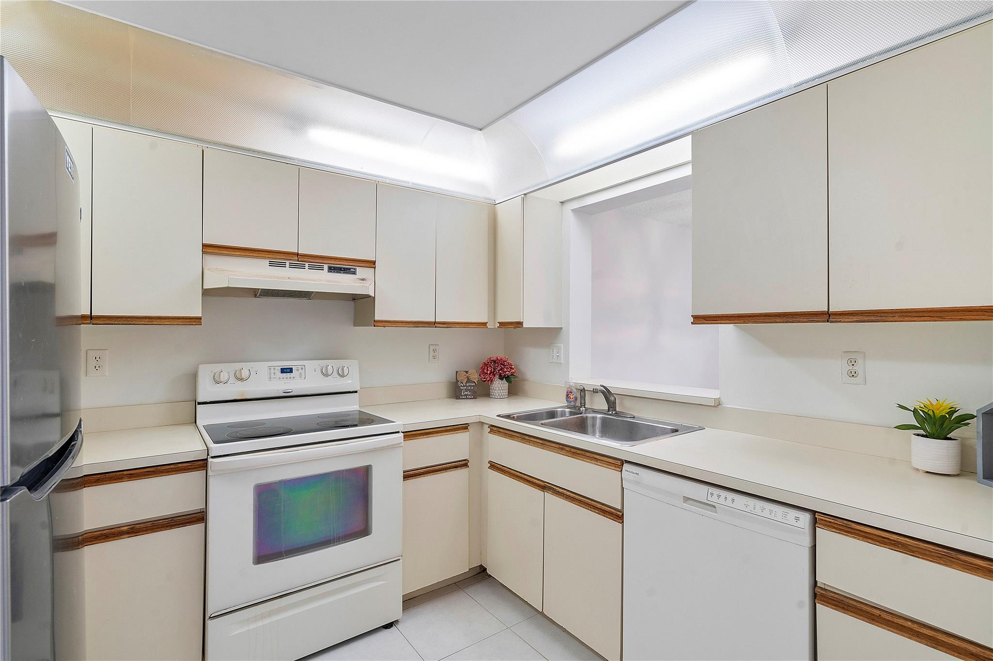 3213 NE 16th St 110