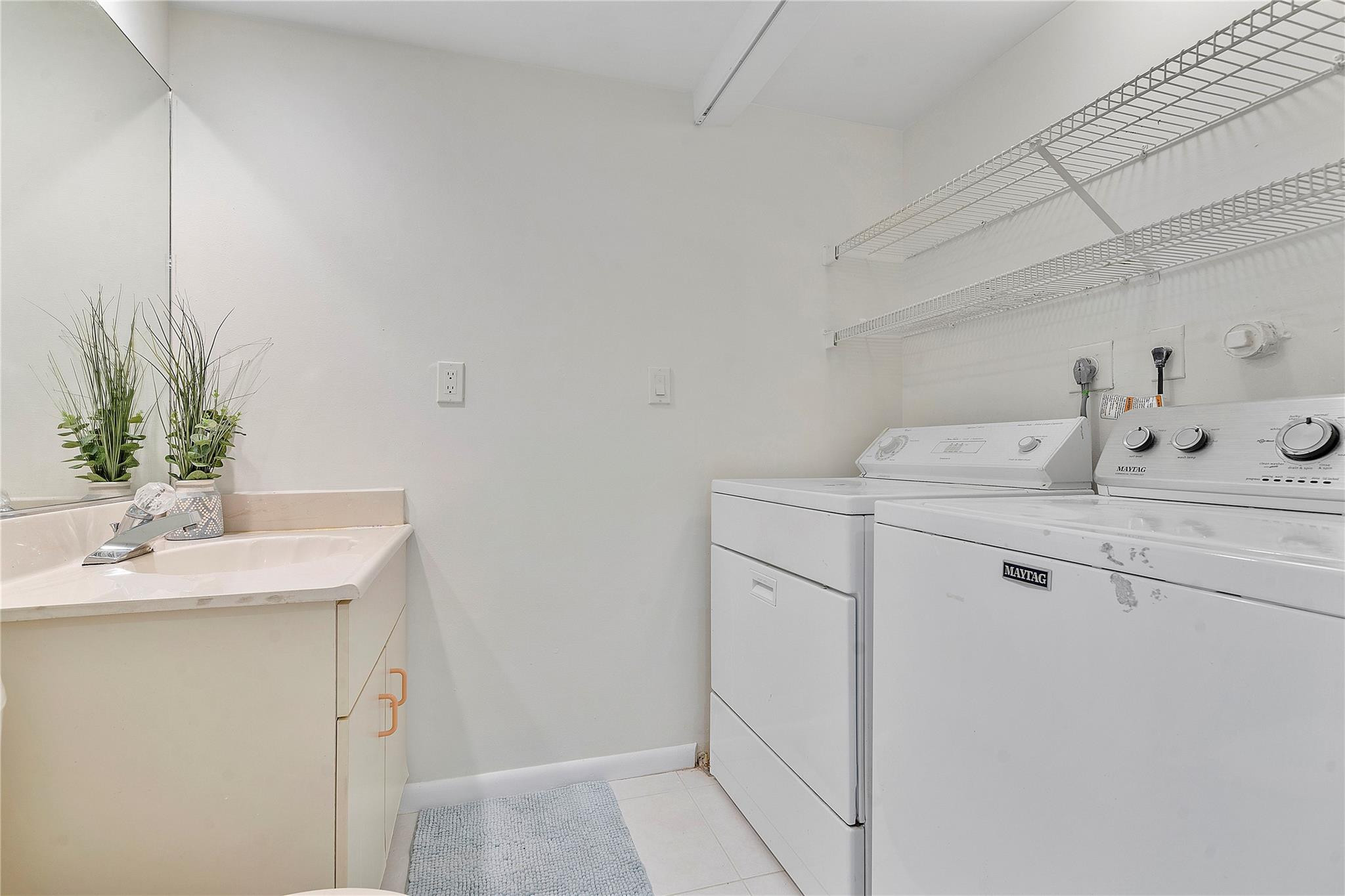 3213 NE 16th St 110