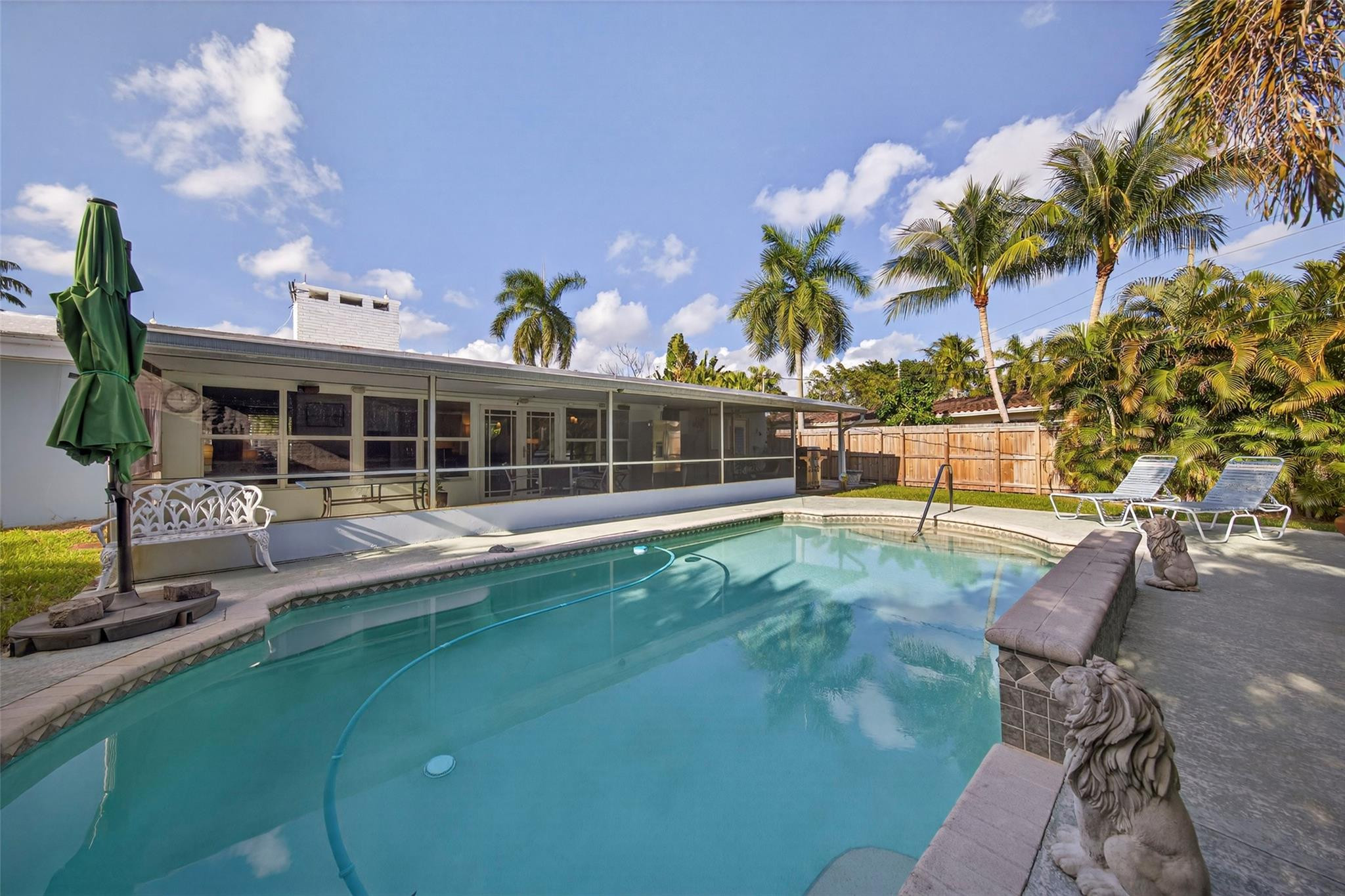 712 NW 29th Court