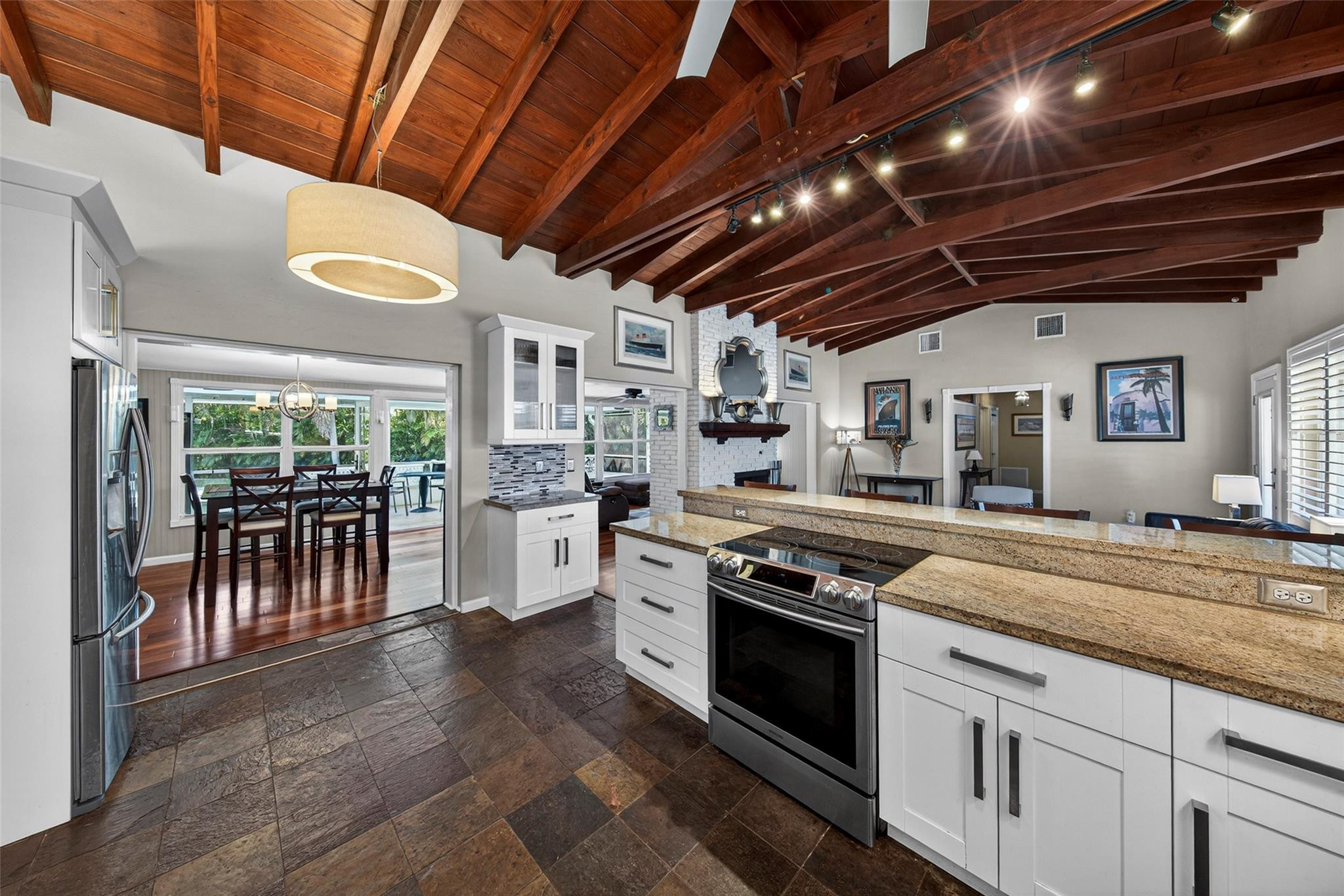 712 NW 29th Court