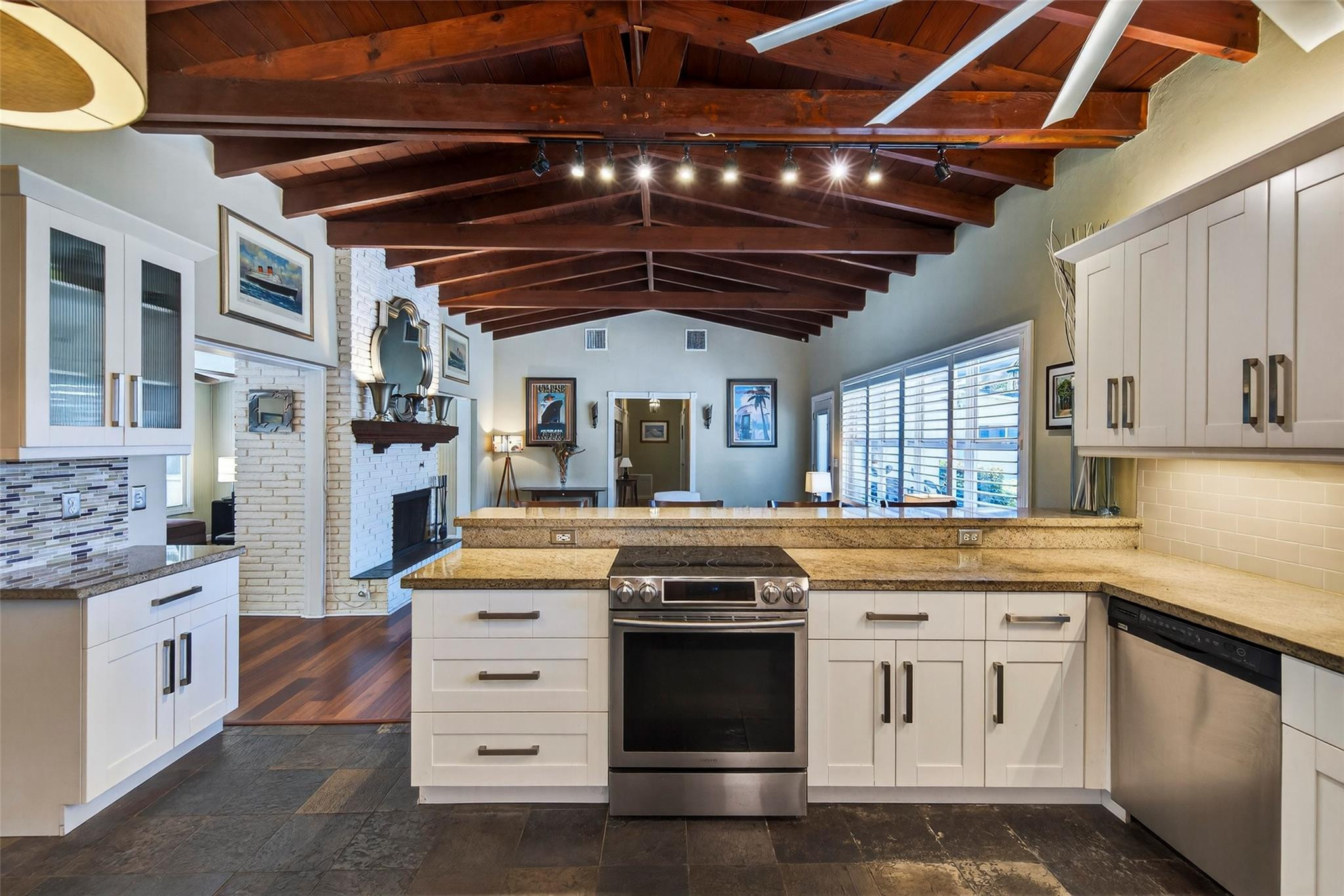 712 NW 29th Court