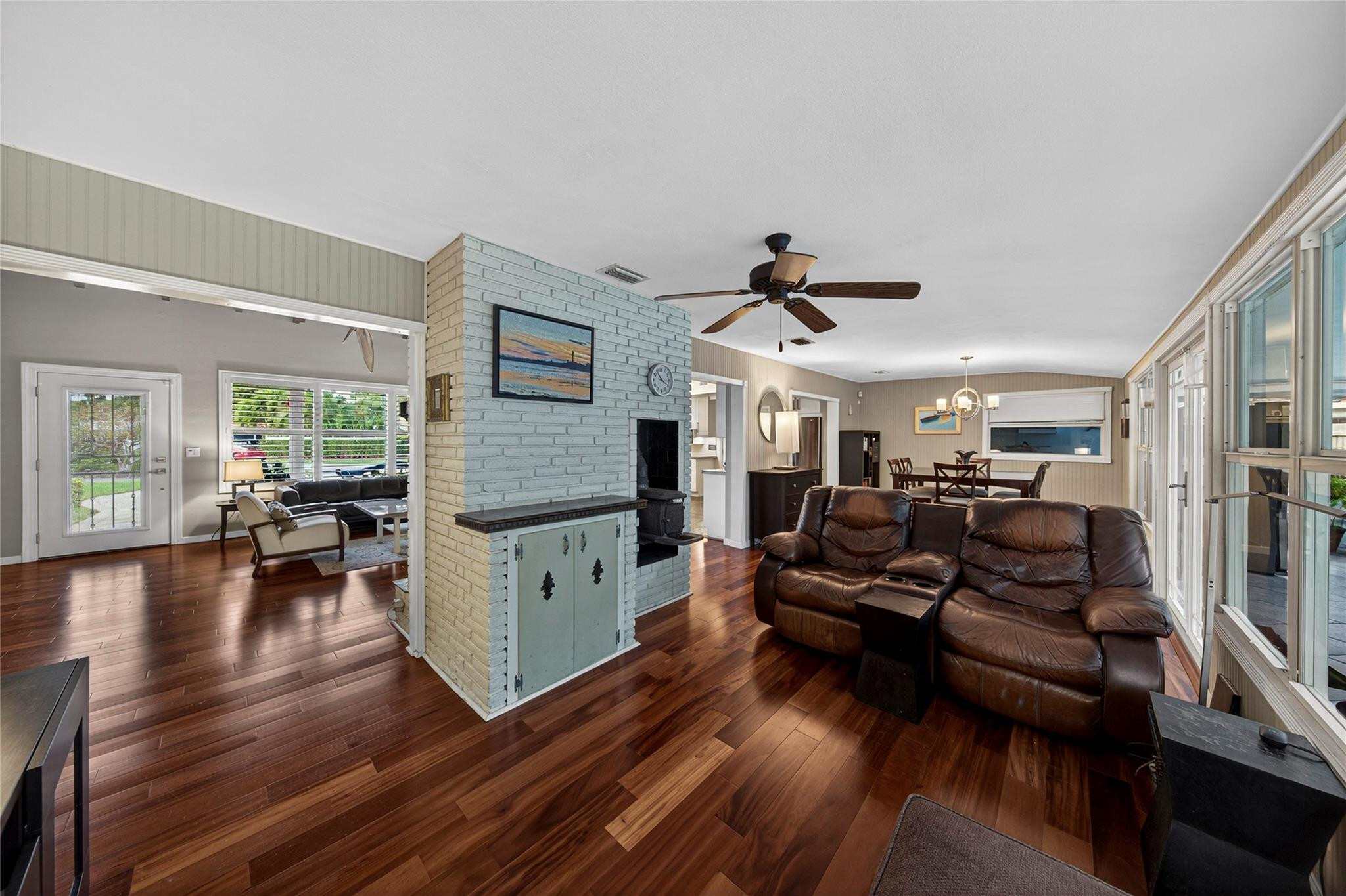 712 NW 29th Court