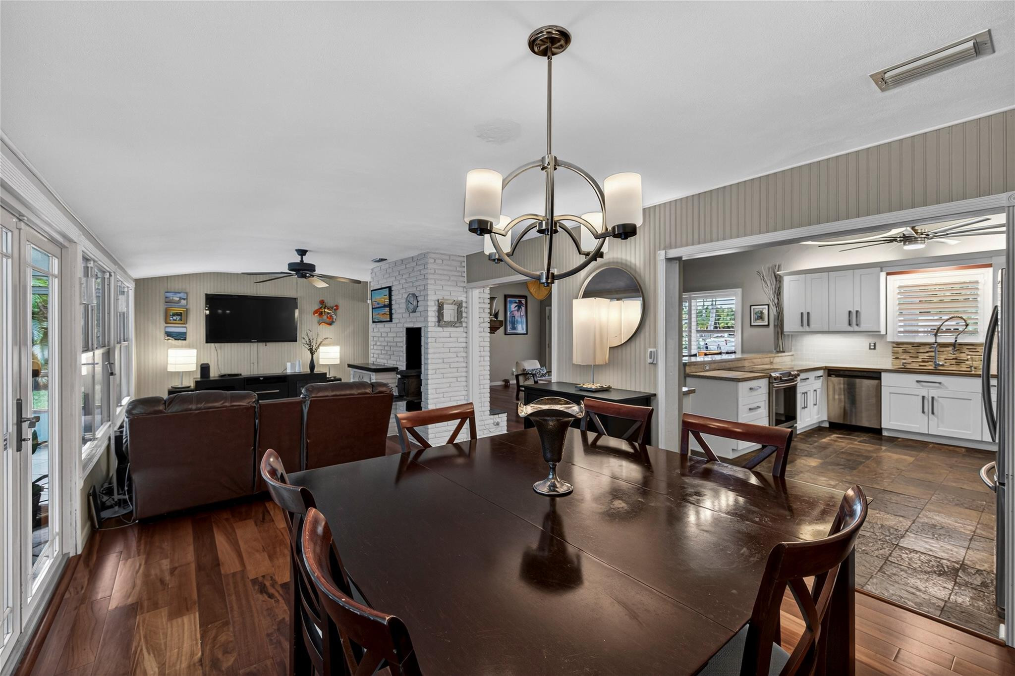 712 NW 29th Court