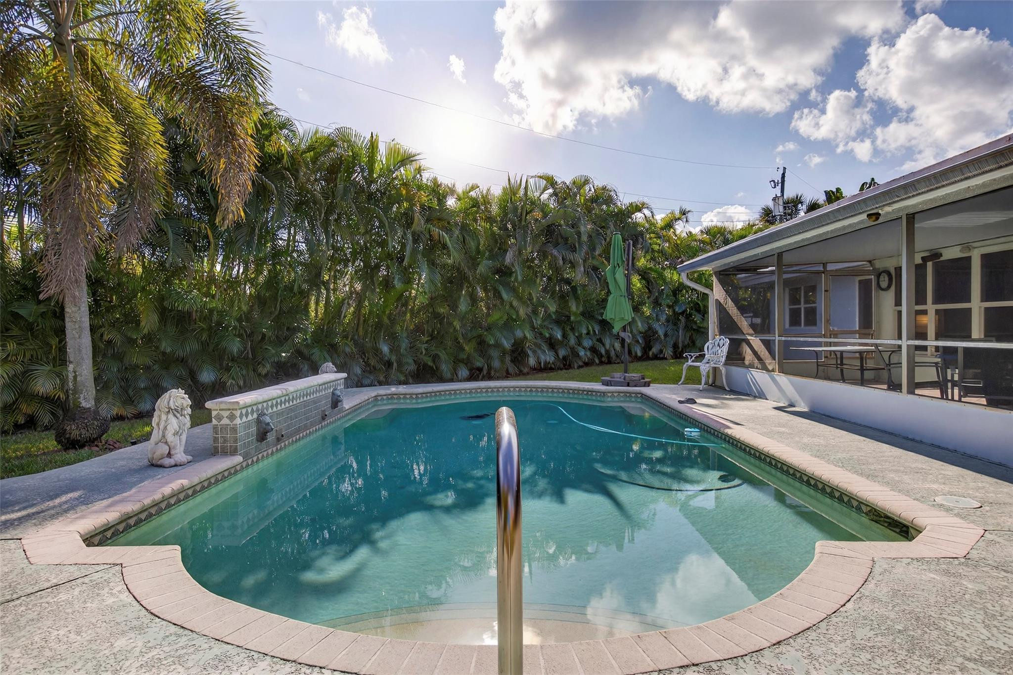 712 NW 29th Court