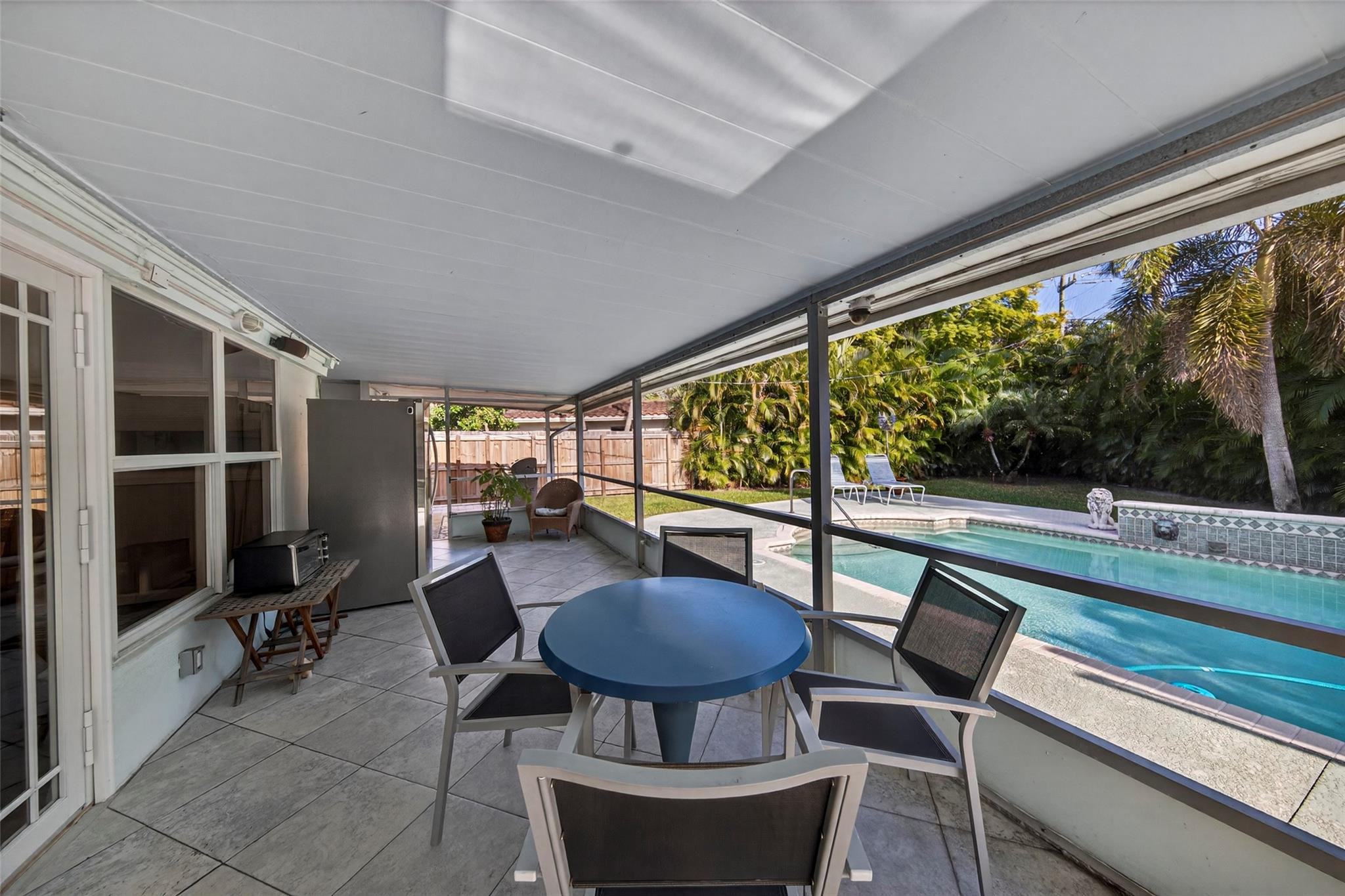 712 NW 29th Court