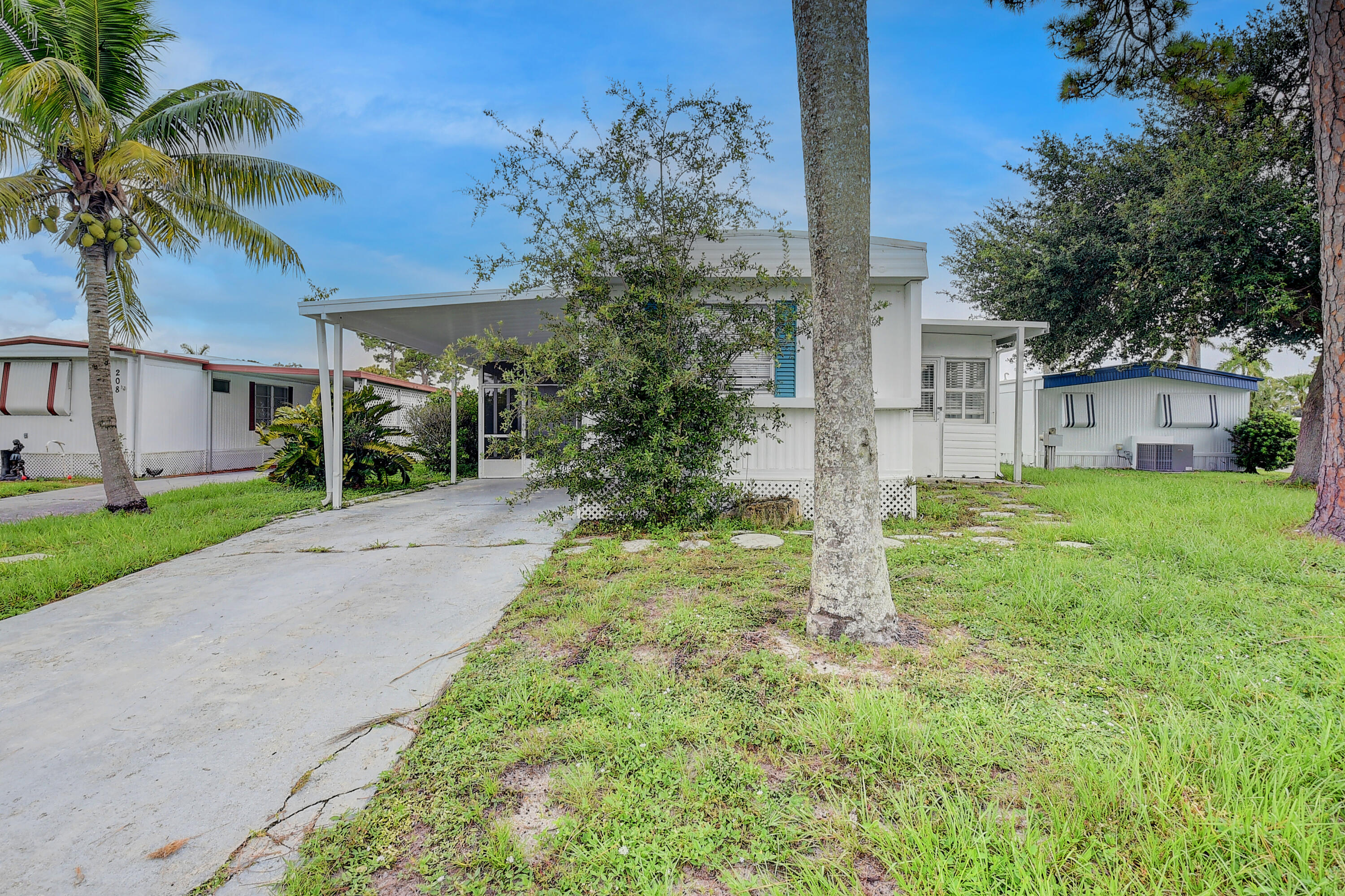 12375 S Military Trail 207