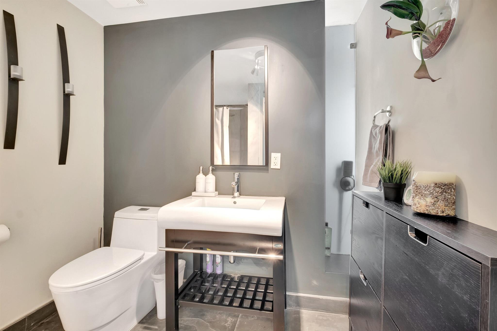 690 SW 1st Court 1901