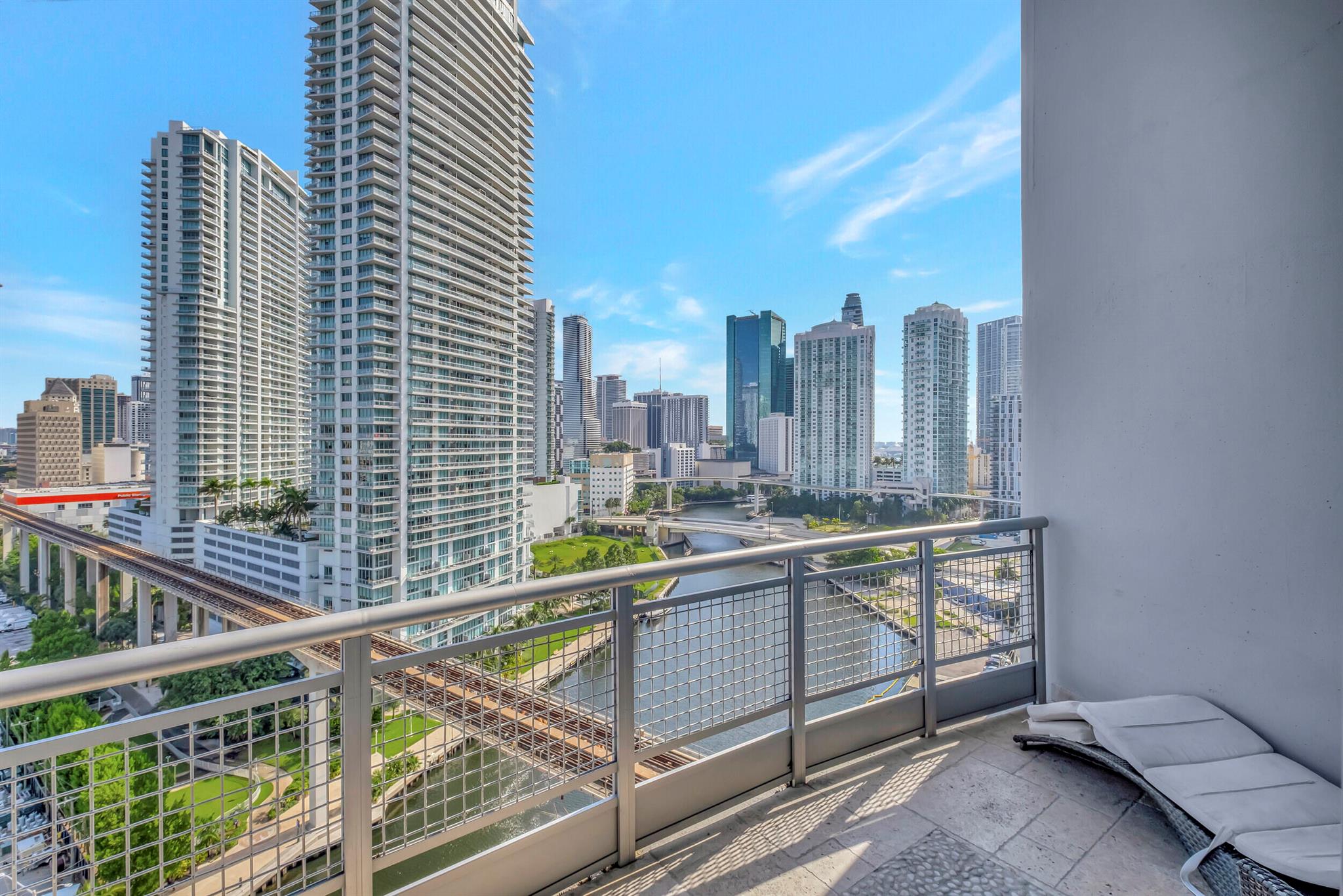 690 SW 1st Court 1901