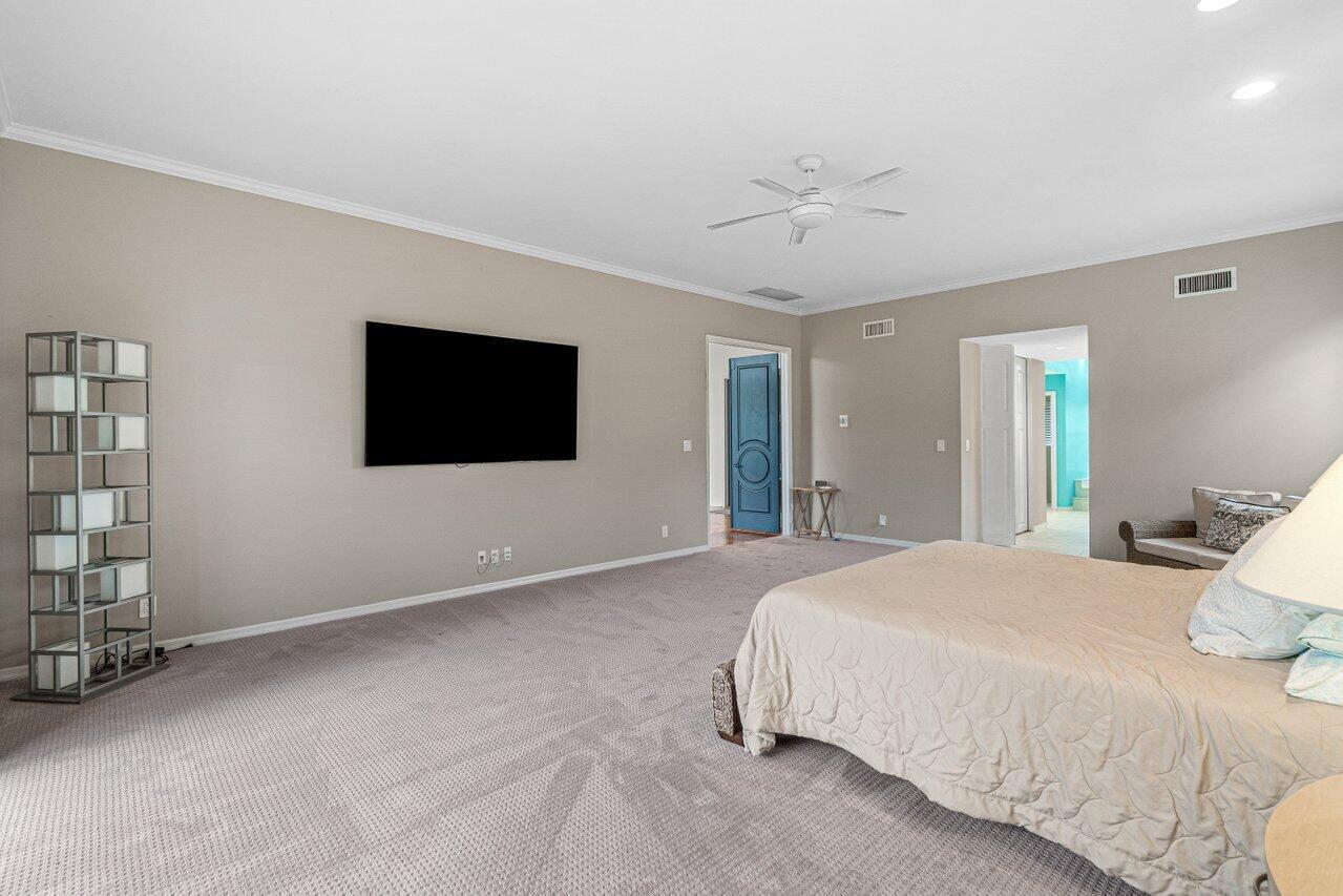 4295 Bocaire Boulevard